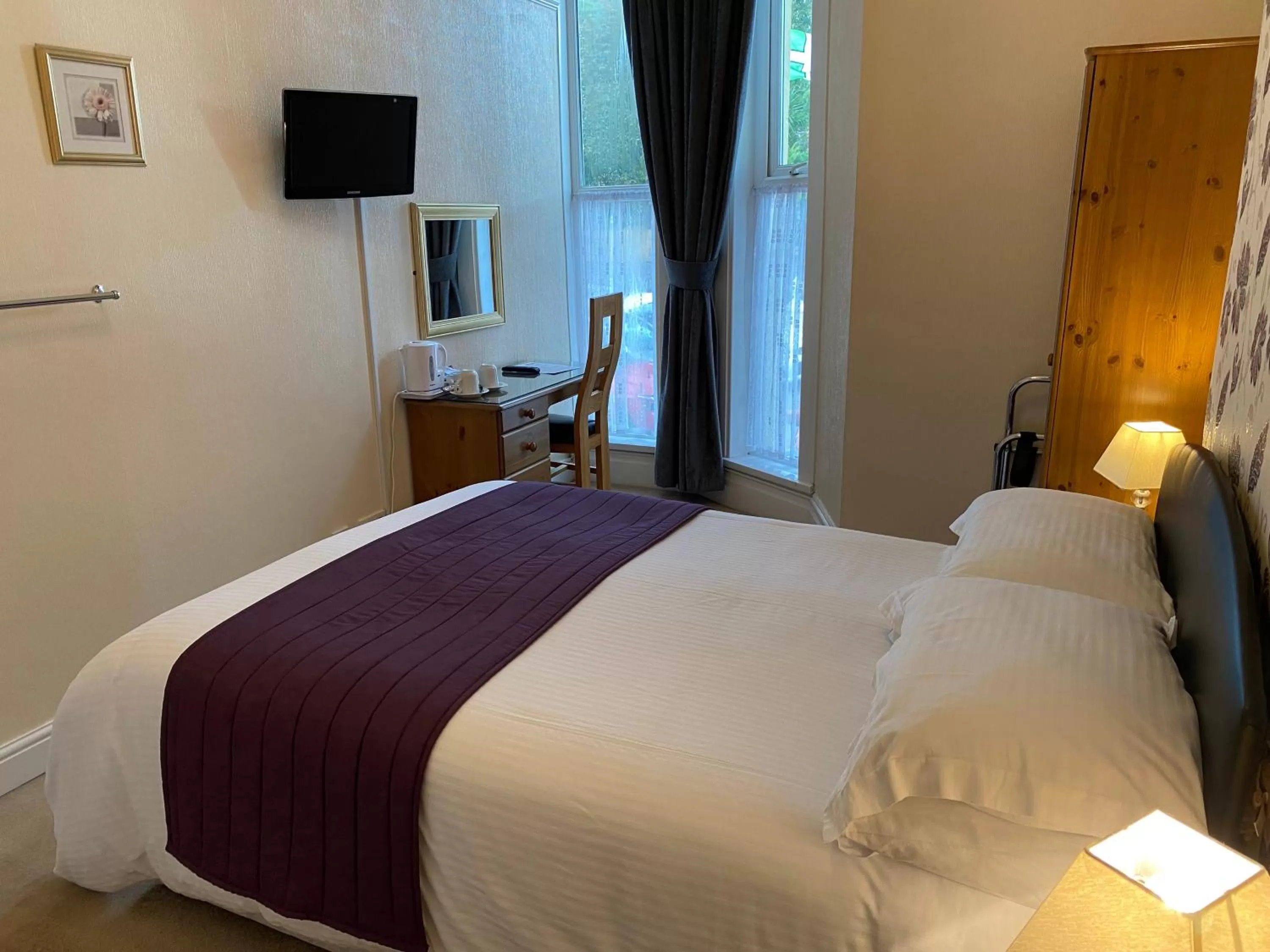 TV and multimedia, Bed in Paignton Court