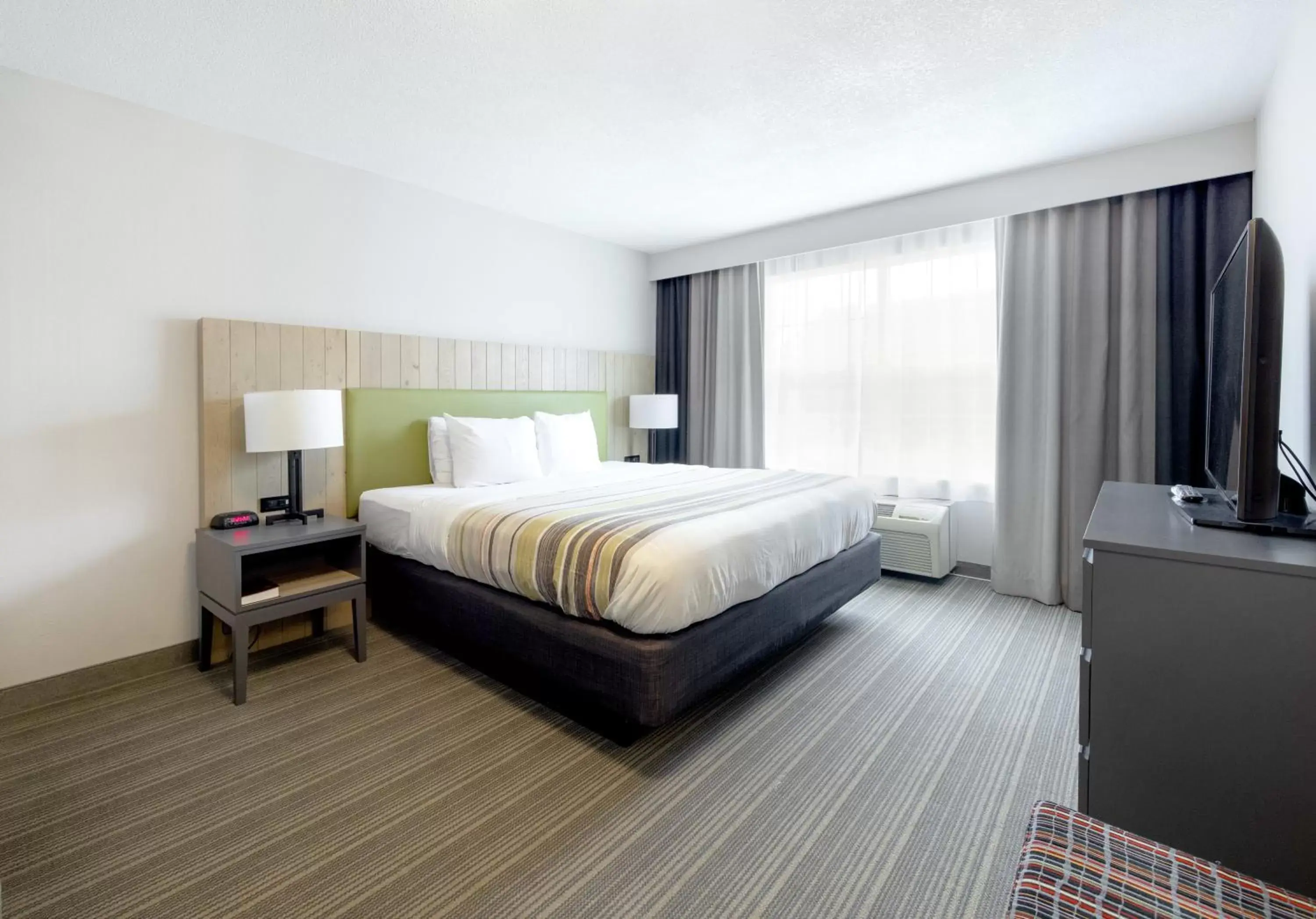 Bedroom, Bed in Country Inn & Suites by Radisson, Tinley Park, IL