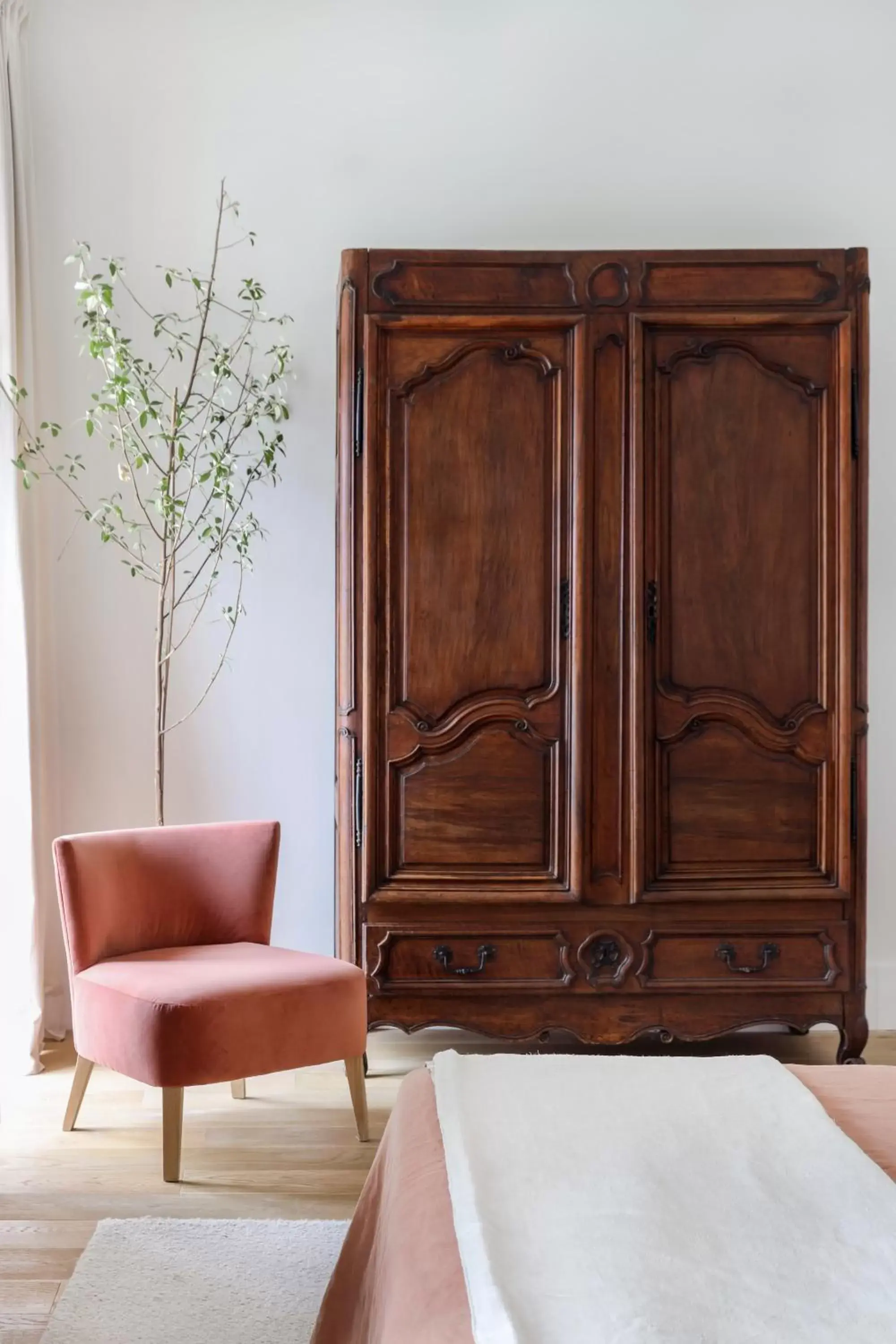 storage, Seating Area in Hotel Bodega Tio Pepe