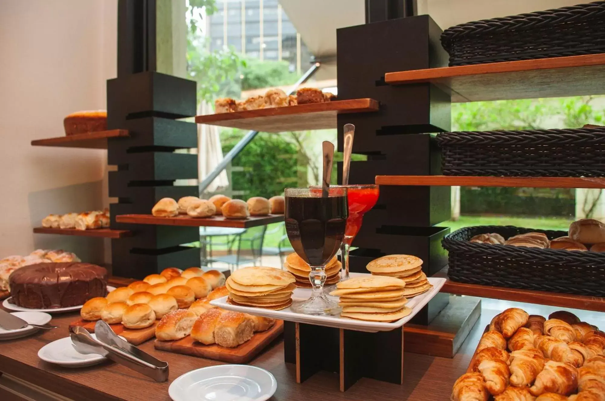 Buffet breakfast, Food in The Universe Paulista by Intercity - São Paulo