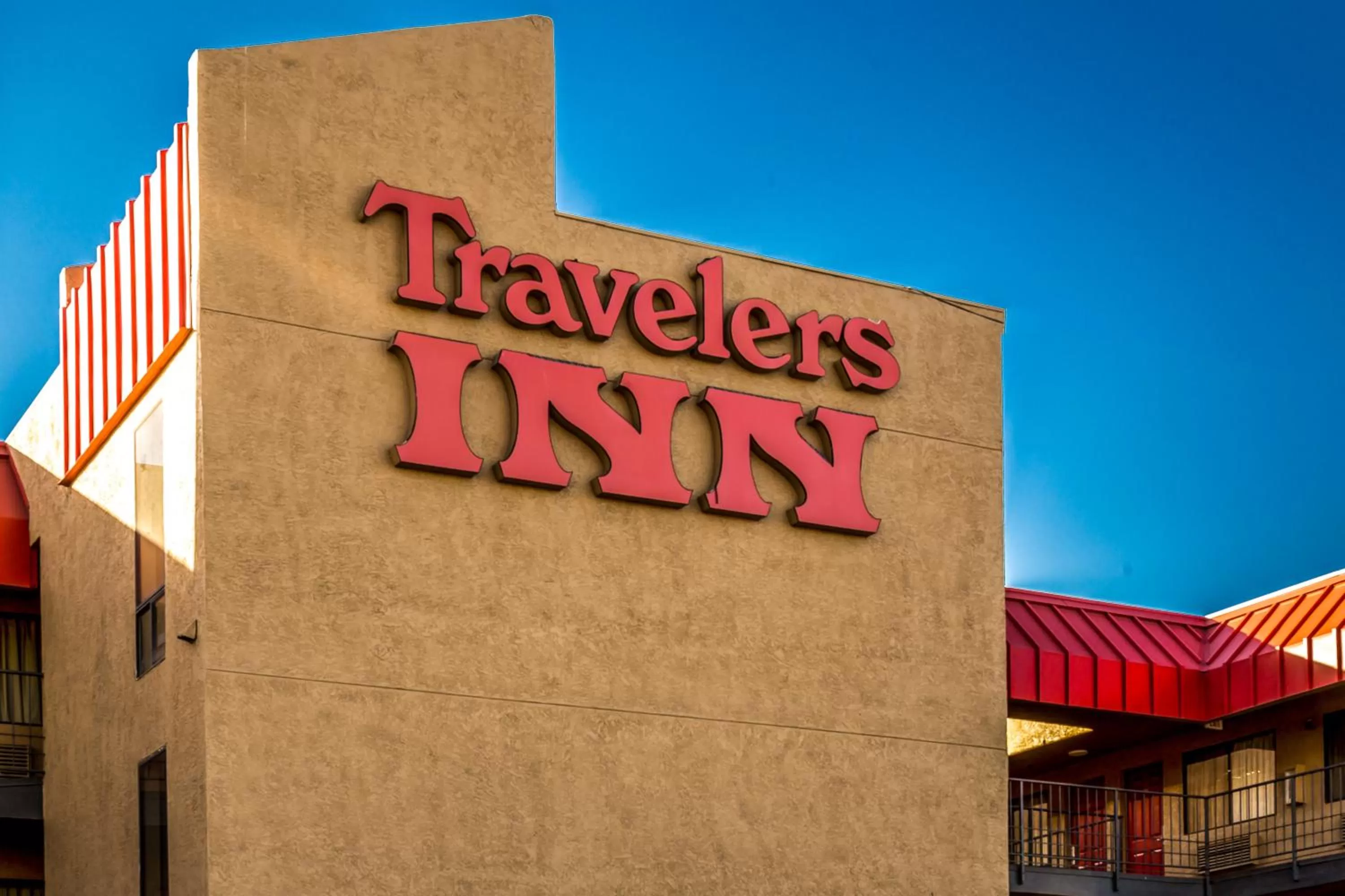 Facade/entrance in Travelers Inn - Phoenix