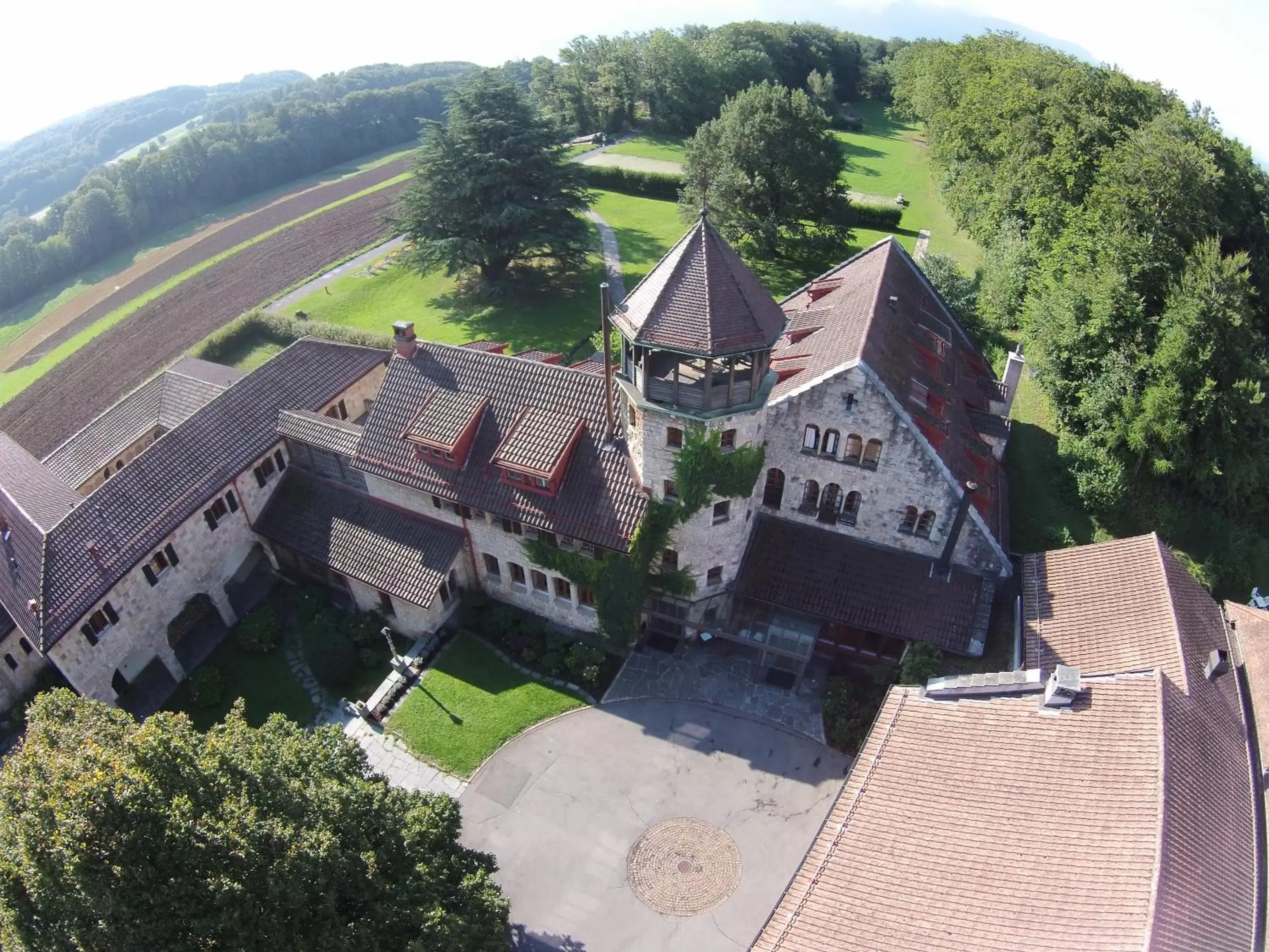 Bird's eye view, Bird's-eye View in Crêt-Bérard