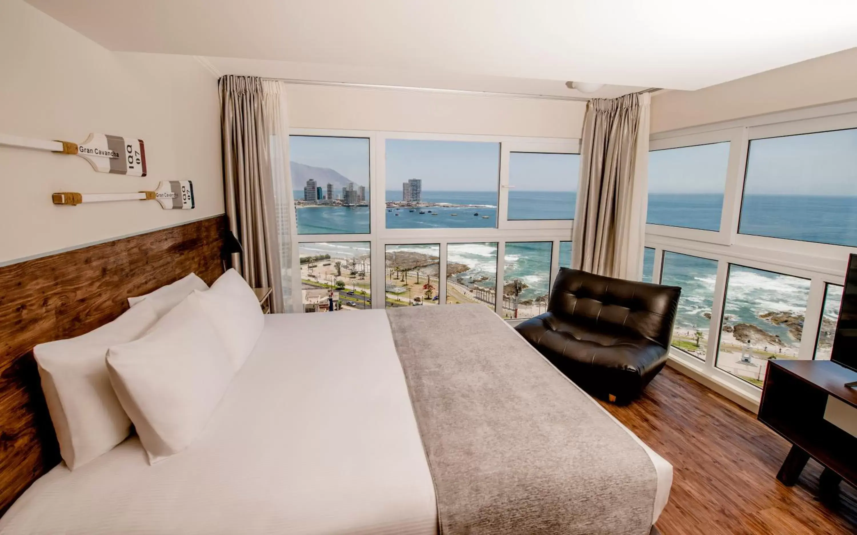 Photo of the whole room, Sea View in Gran Cavancha Hotel & Apartment