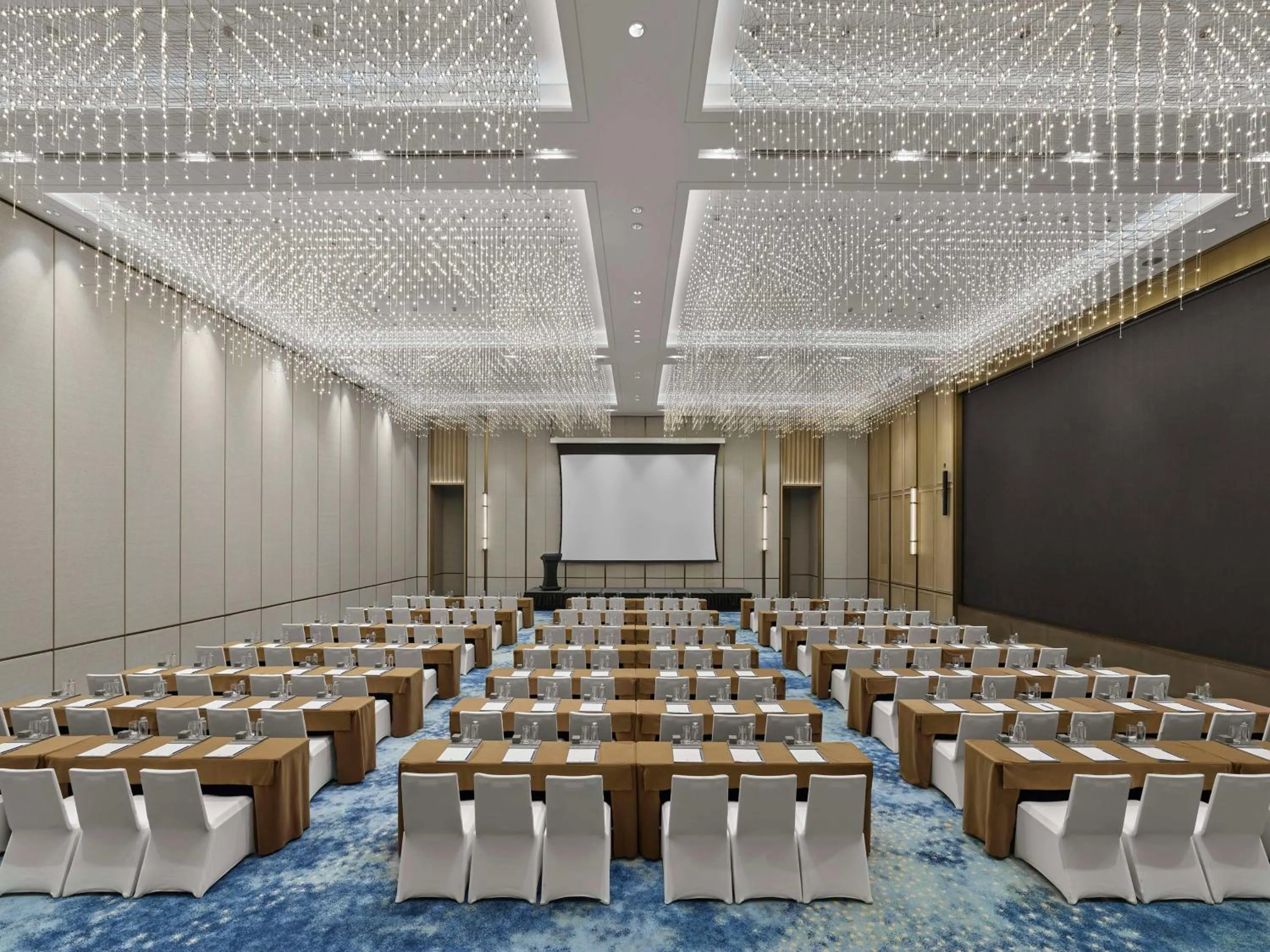 Meeting/conference room in DoubleTree by Hilton Chengdu Riverside - Close to Panda Base and Chengdu East Railway