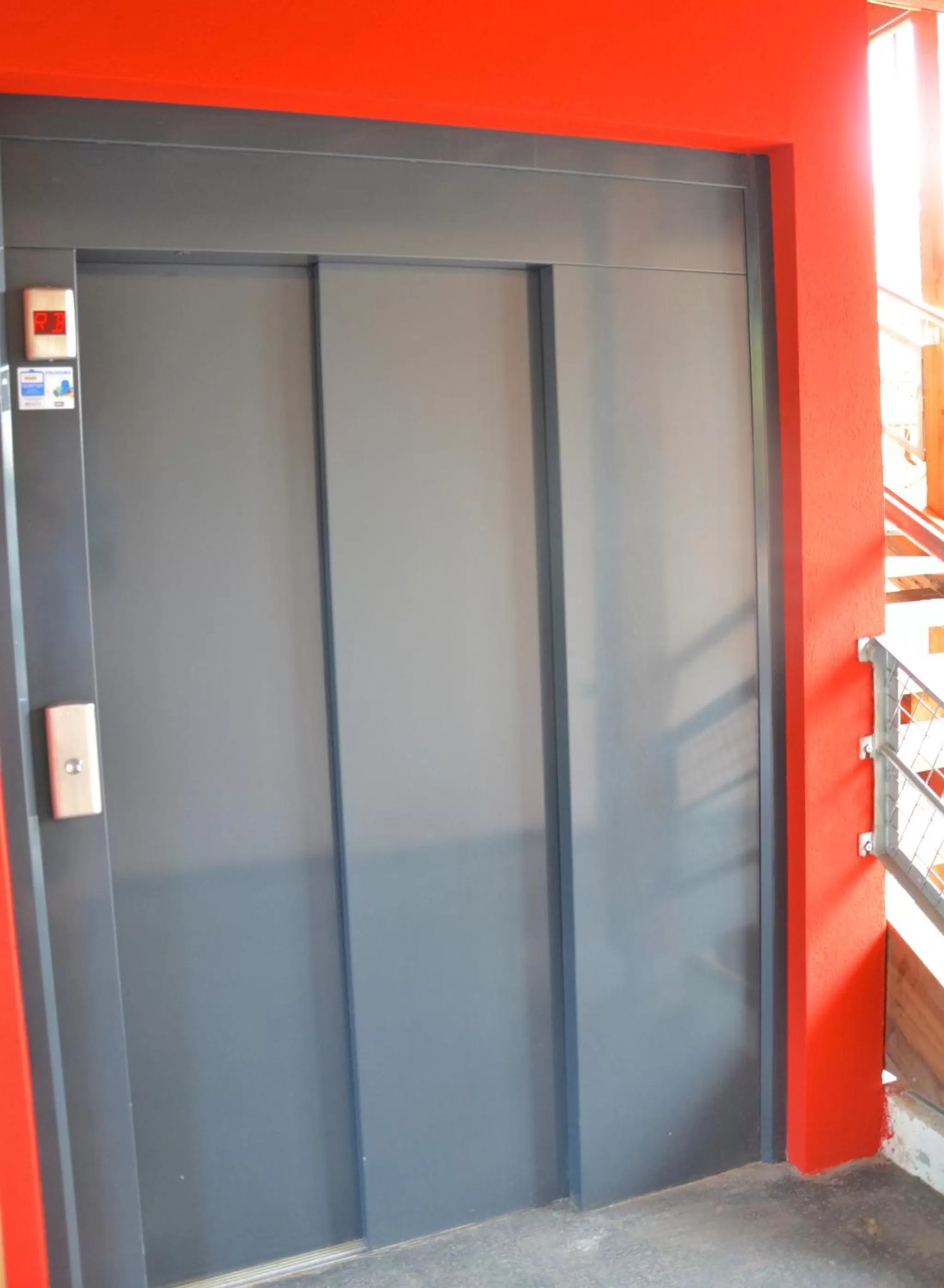 Area and facilities in Eklo Hotels Le Mans