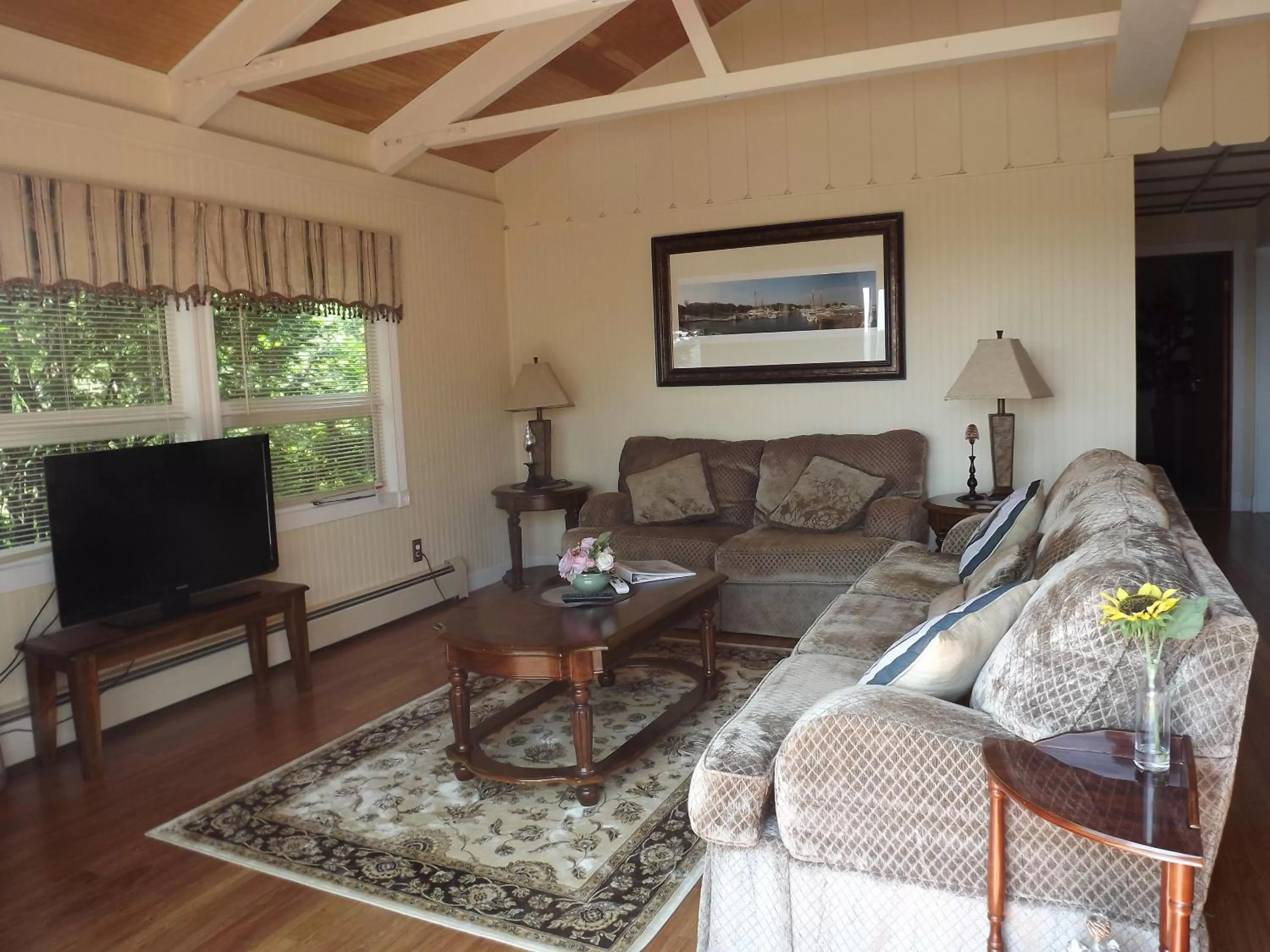 Seating Area in Ledges By the Bay