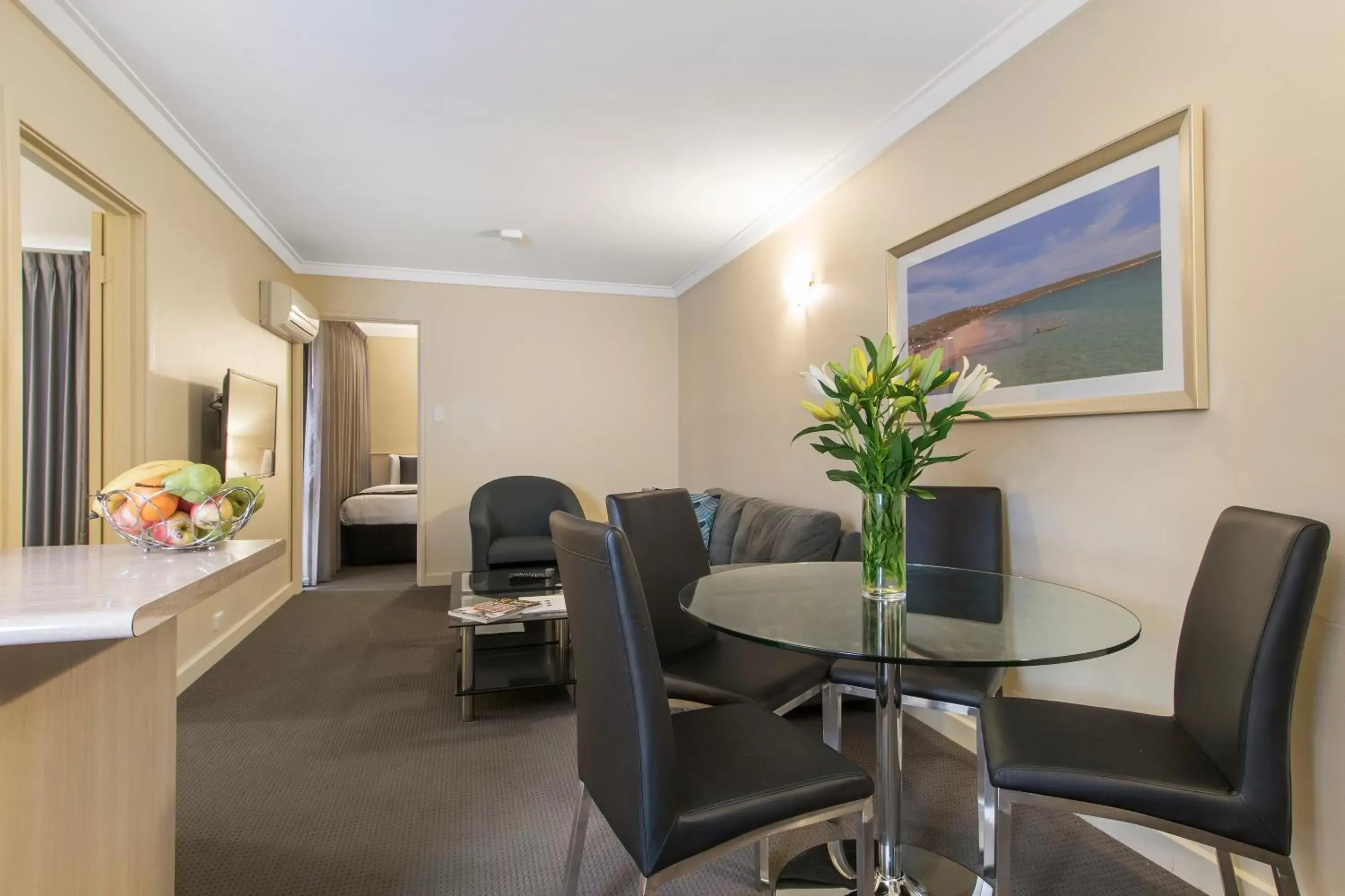 Dining area, Seating Area in The Peninsula Riverside Serviced Apartments