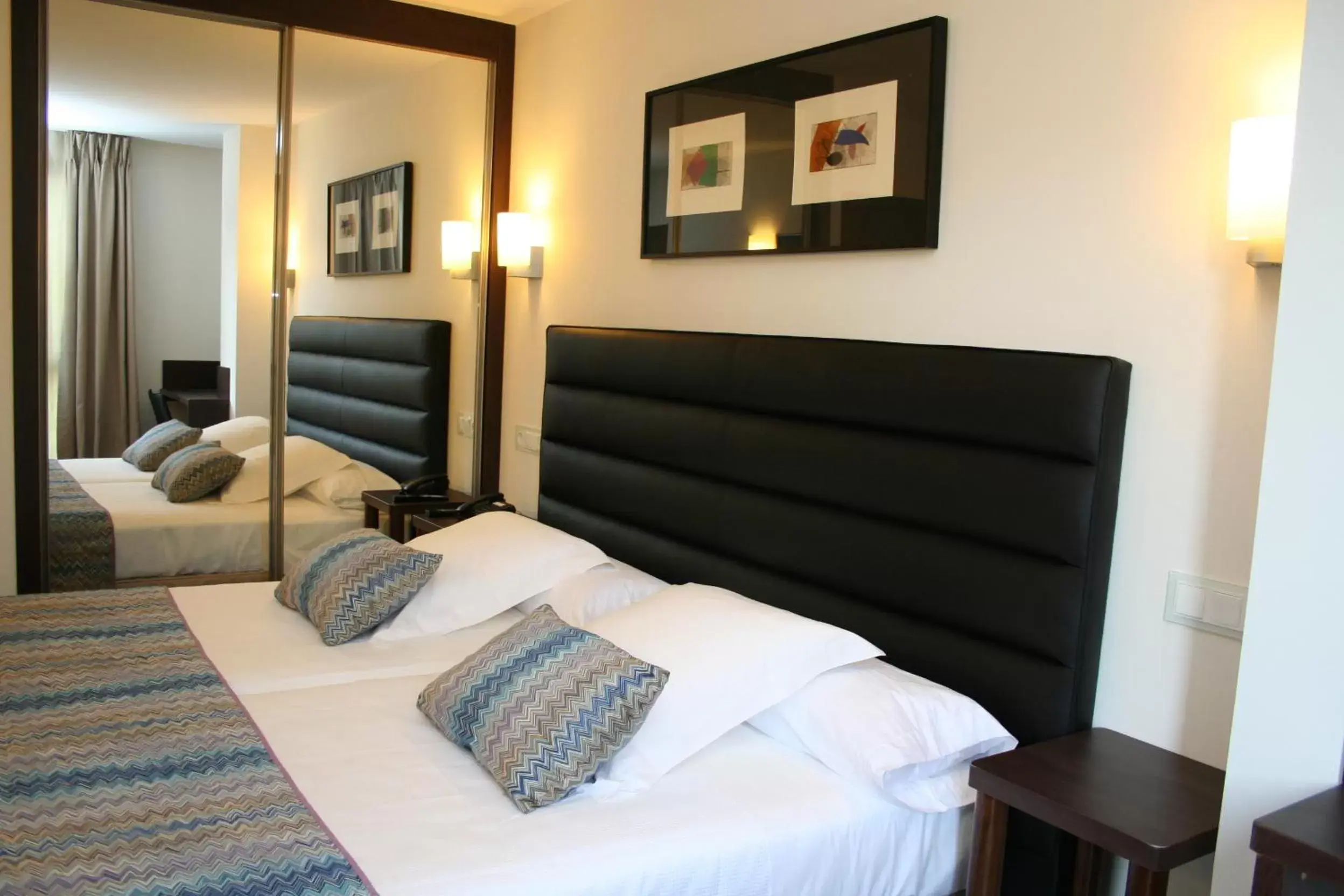 Photo of the whole room, Bed in Hotel Villa Rosario II