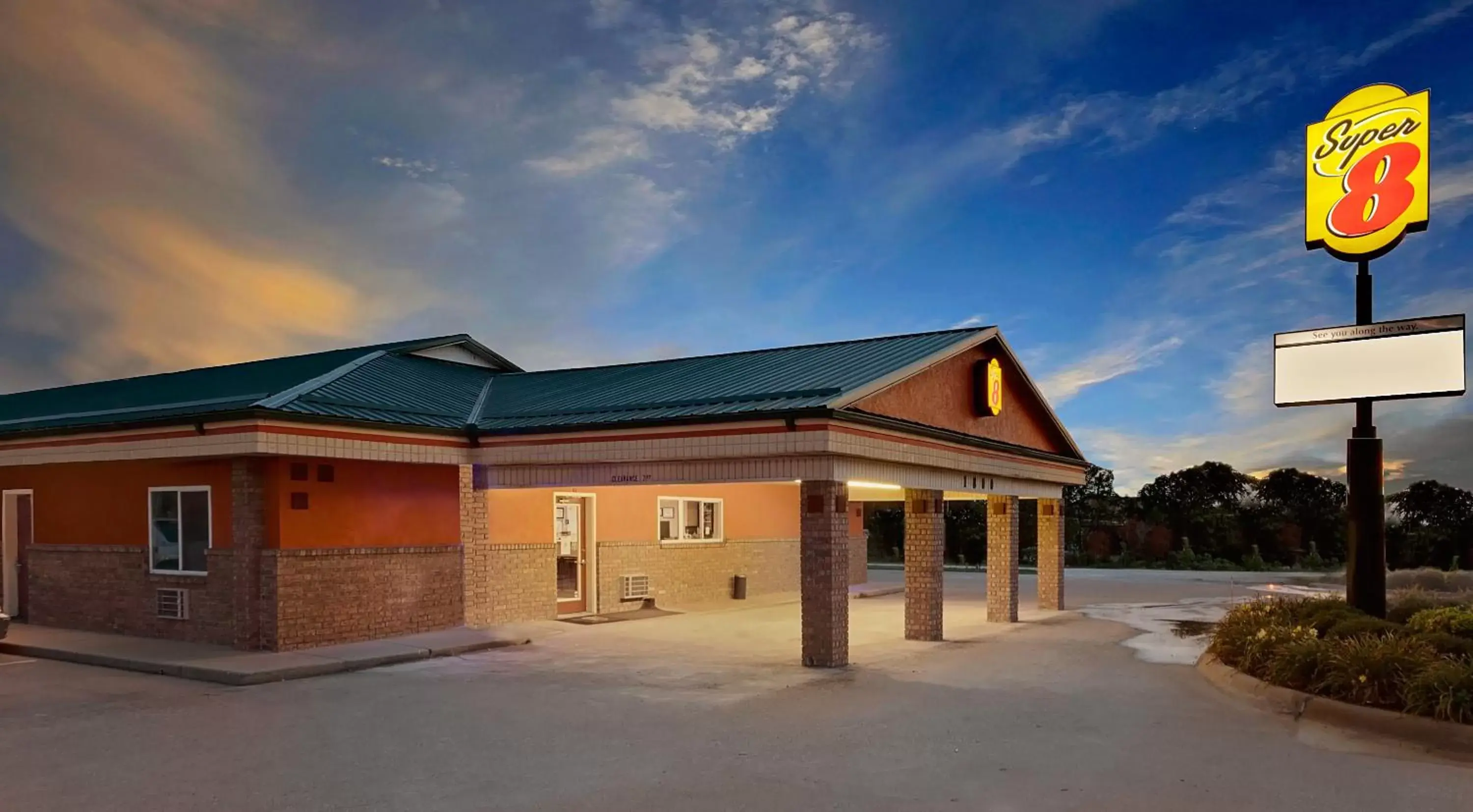 Facade/entrance, Property Building in Super 8 by Wyndham Siloam Springs