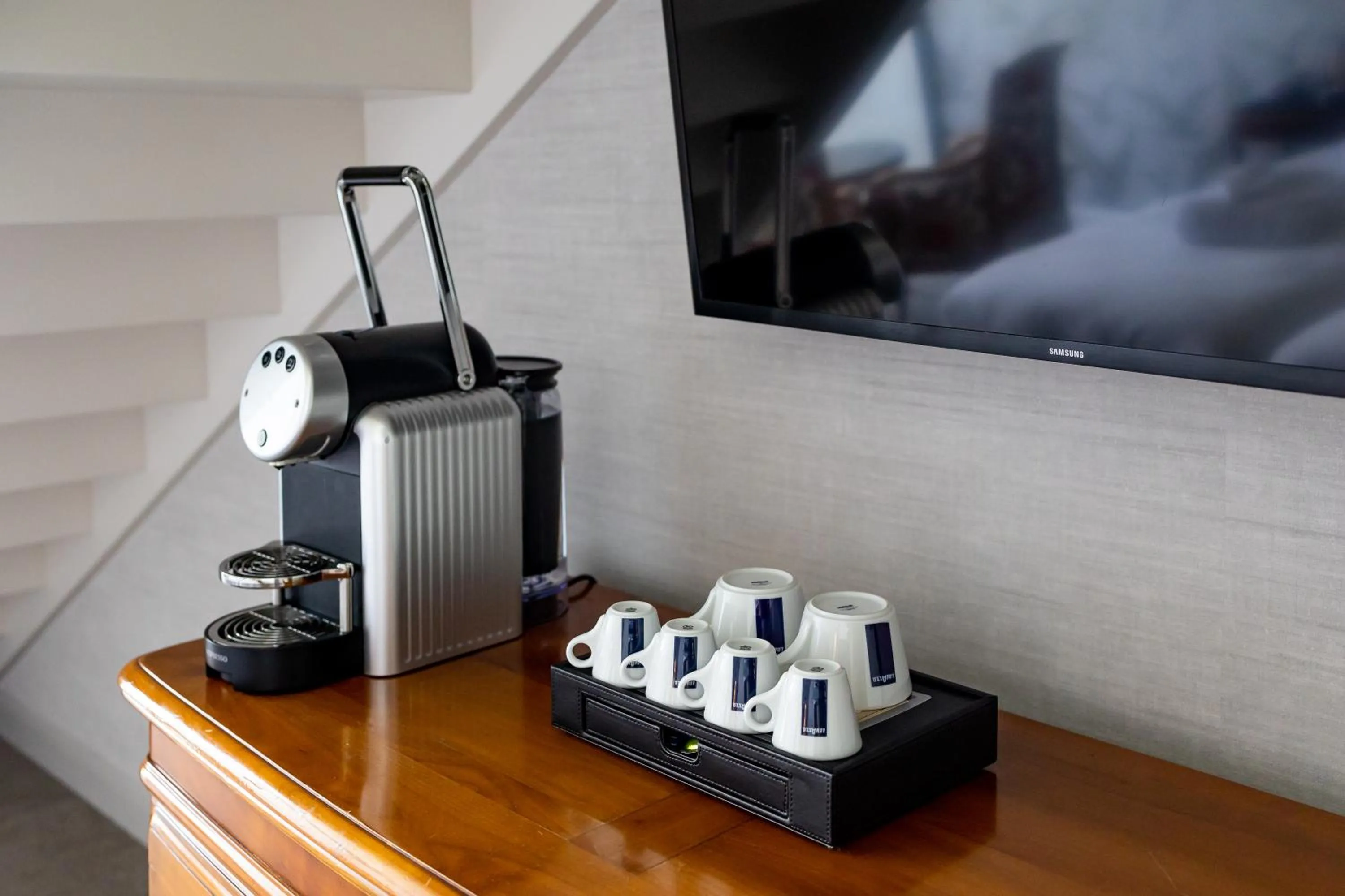 Coffee/tea facilities in Le Relais Saint Michel