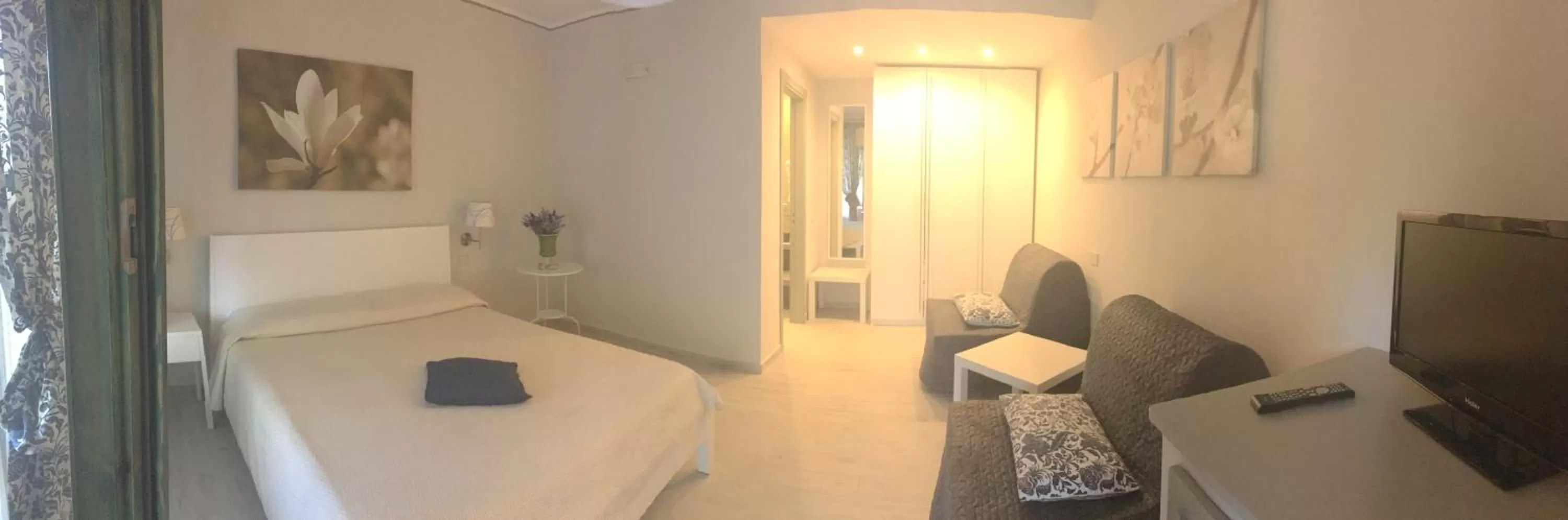 Photo of the whole room, Bed in Residence Torre Delle Viole