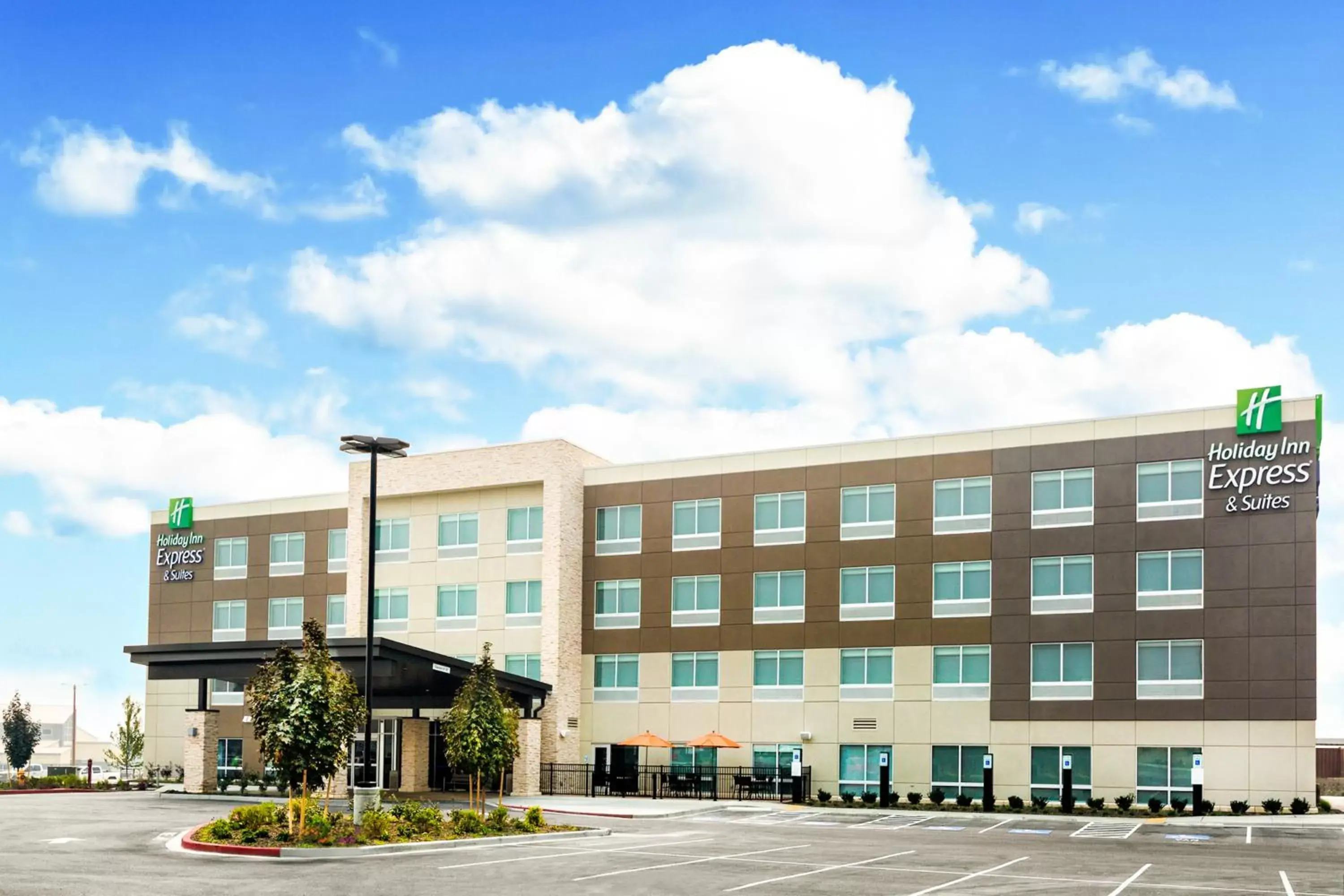 Property Building in Holiday Inn Express & Suites - Prosser - Yakima Valley Wine, an IHG Hotel