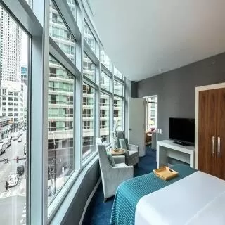 Bed in Kinzie Hotel