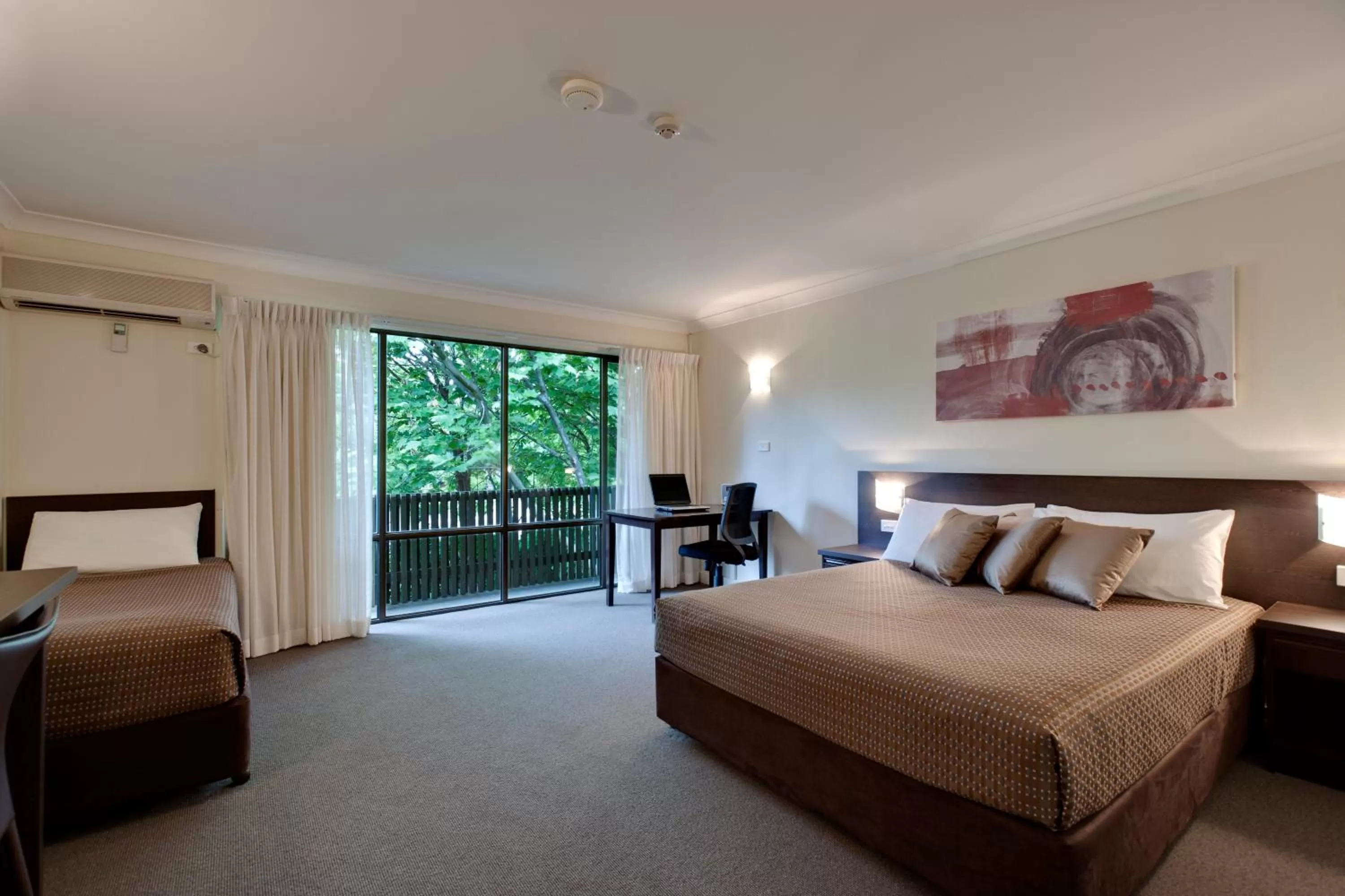 Photo of the whole room, Bed in ibis Styles Canberra Tall Trees