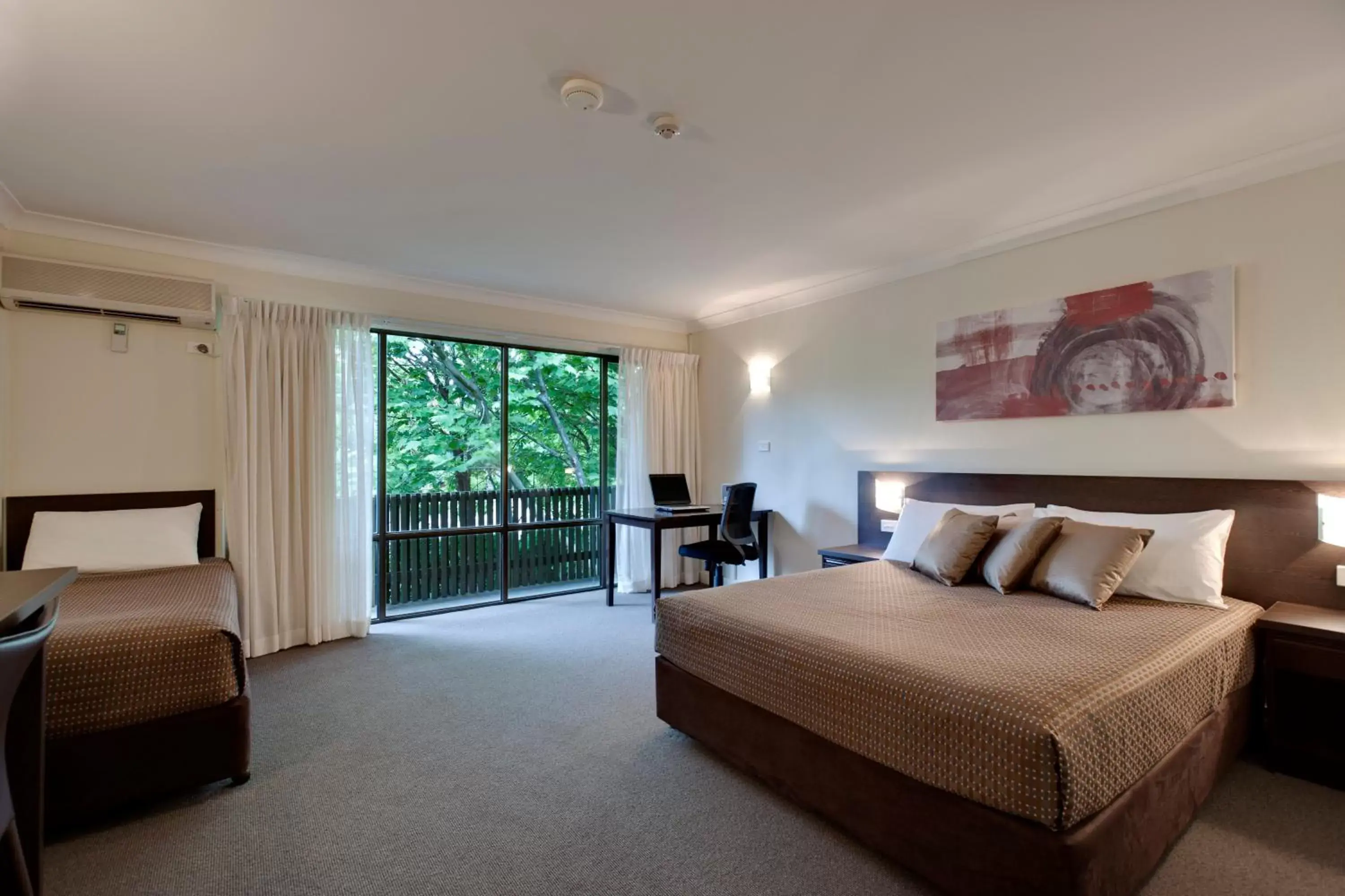 Photo of the whole room in ibis Styles Canberra Tall Trees Hotel