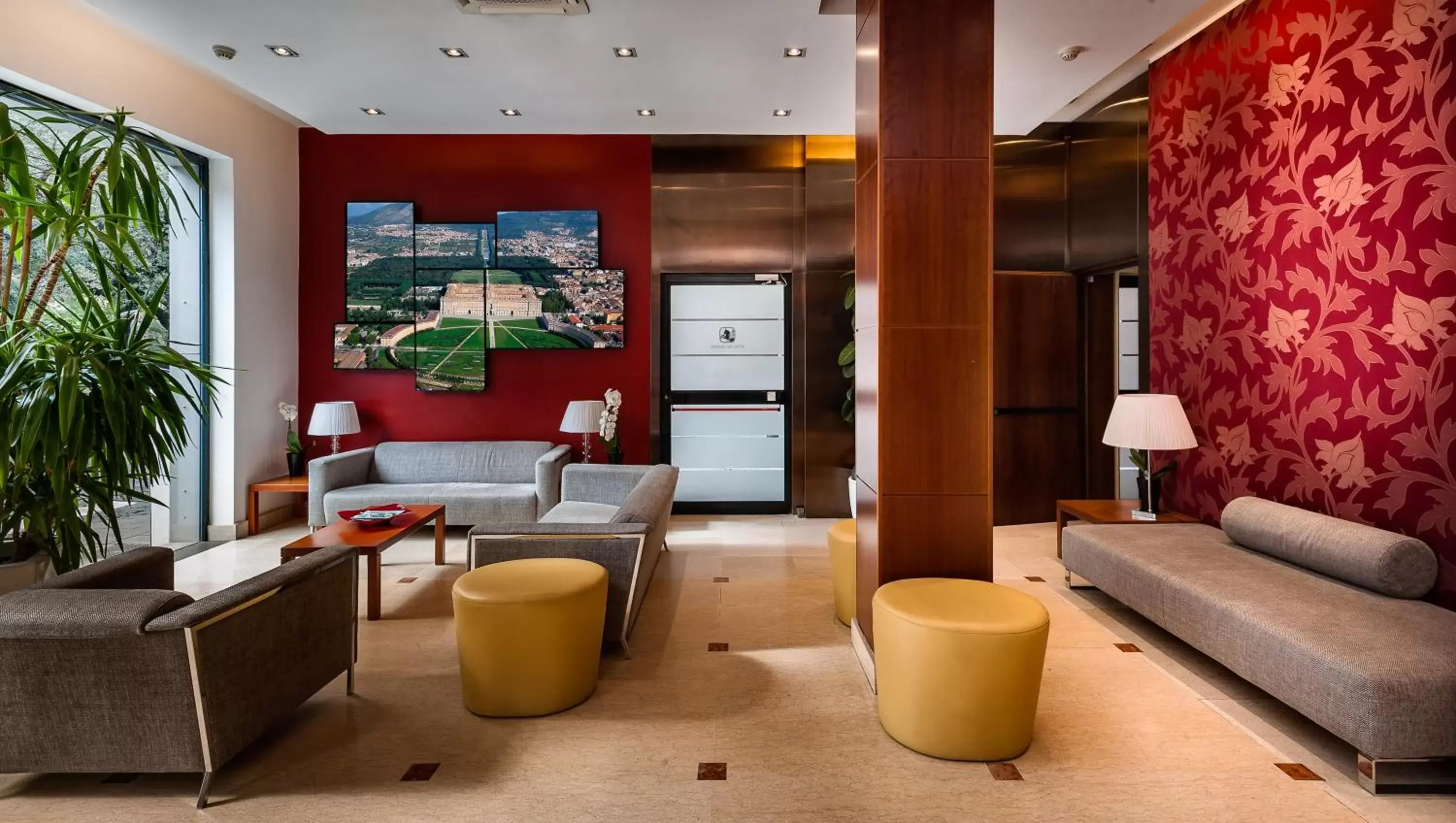 Lobby or reception, Lobby/Reception in Hotel dei Cavalieri Caserta - La Reggia