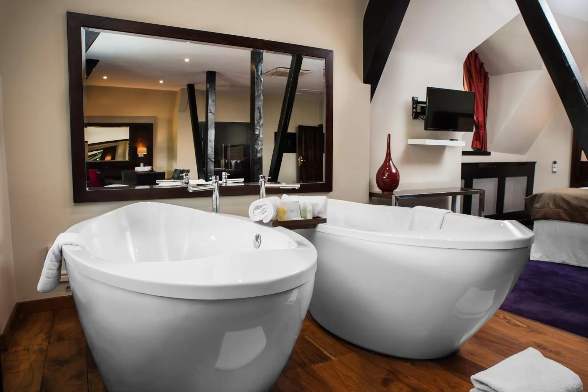 Shower in Great Victoria Hotel