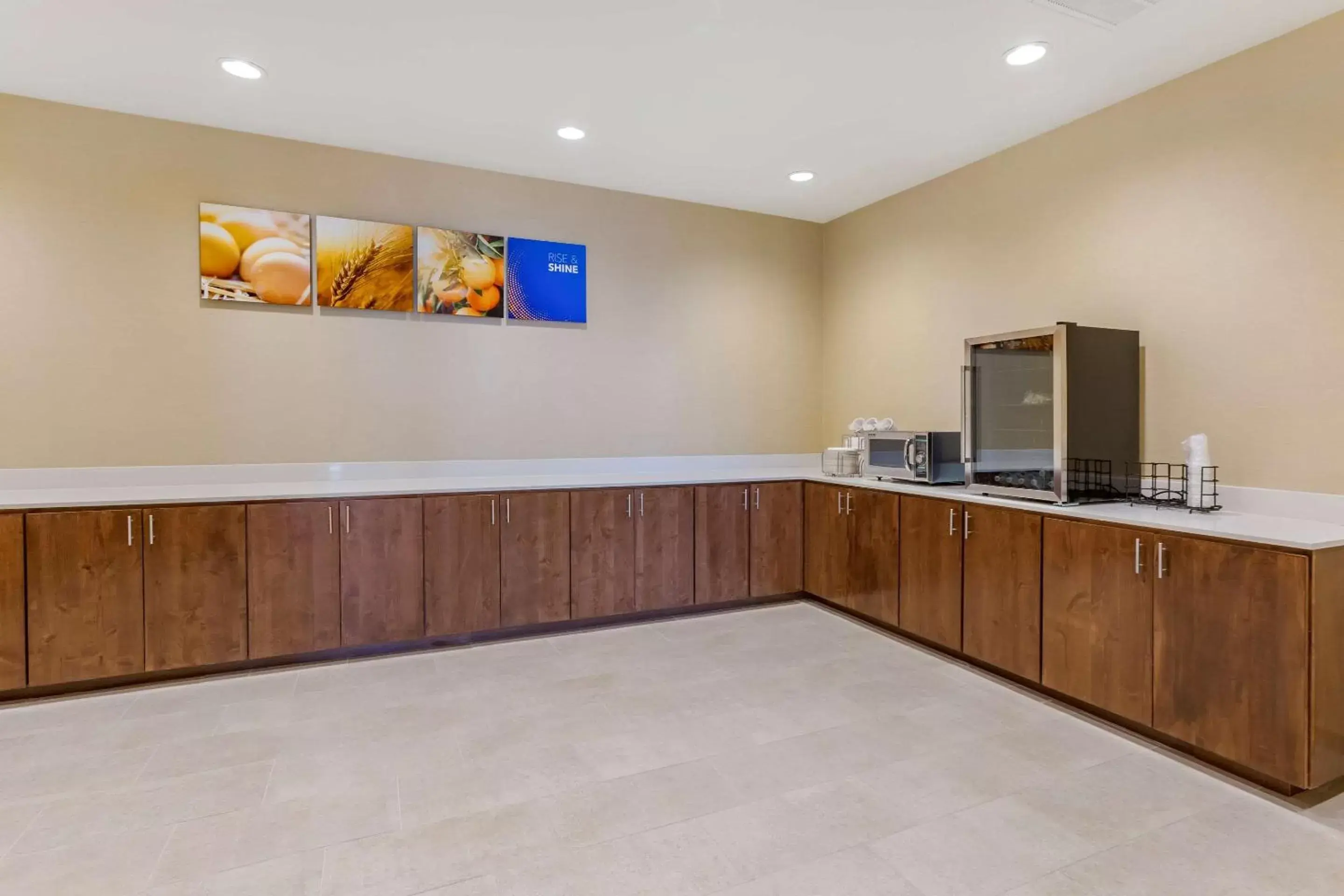 Restaurant/places to eat in Comfort Suites Albuquerque Airport
