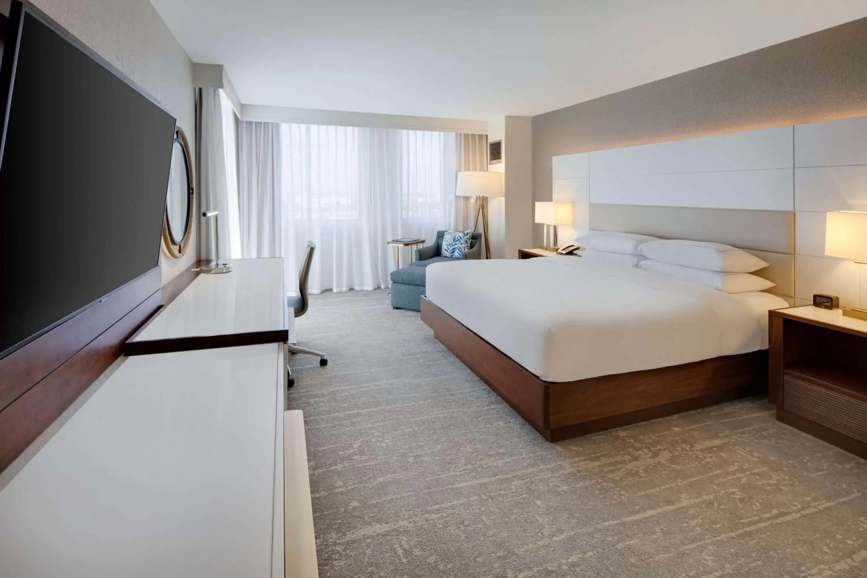 Bed in DoubleTree by Hilton Hotel Deerfield Beach - Boca Raton