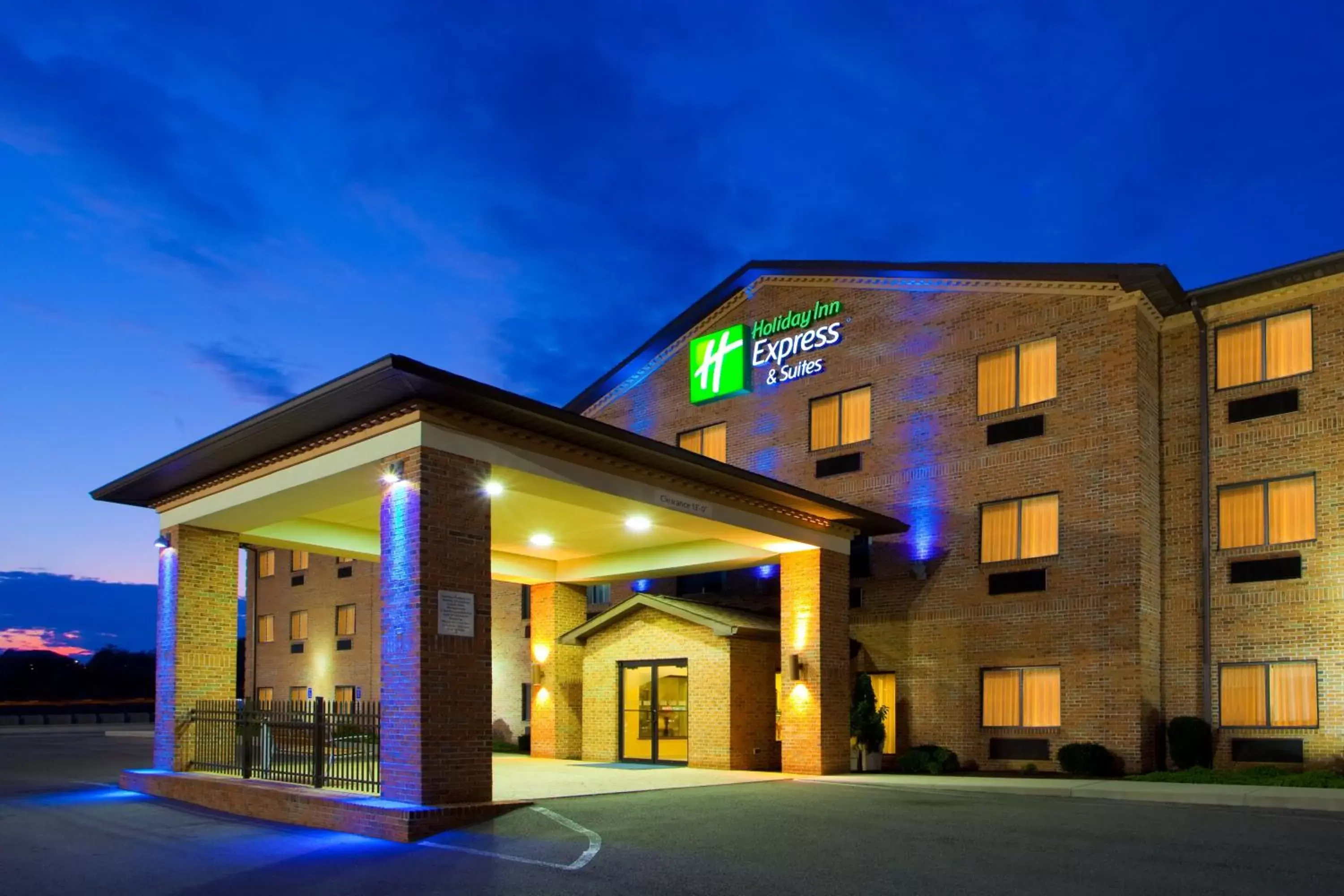 Property Building in Holiday Inn Express Hotel & Suites Elkins, an IHG Hotel