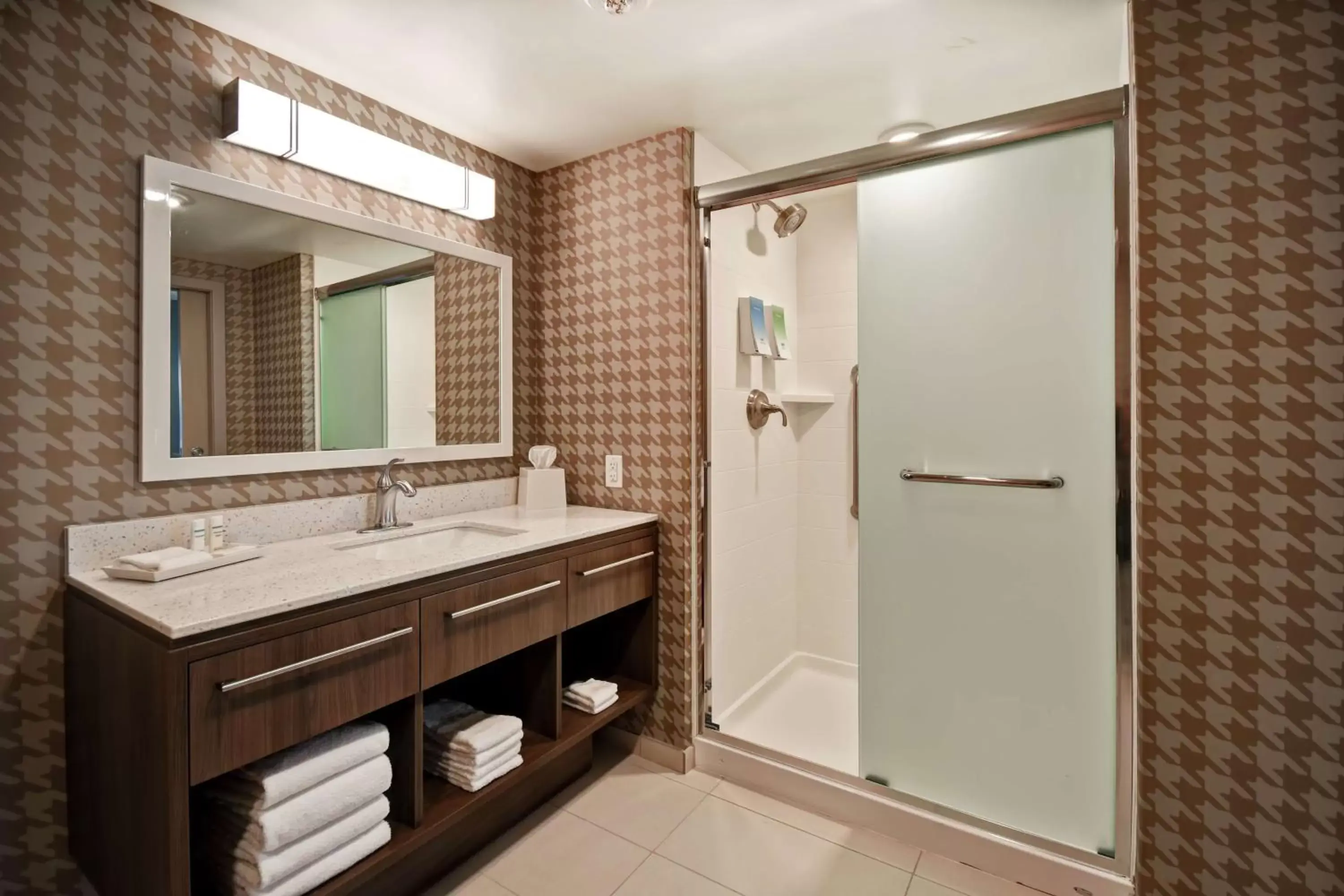 Bathroom in Home2 Suites by Hilton Gilbert