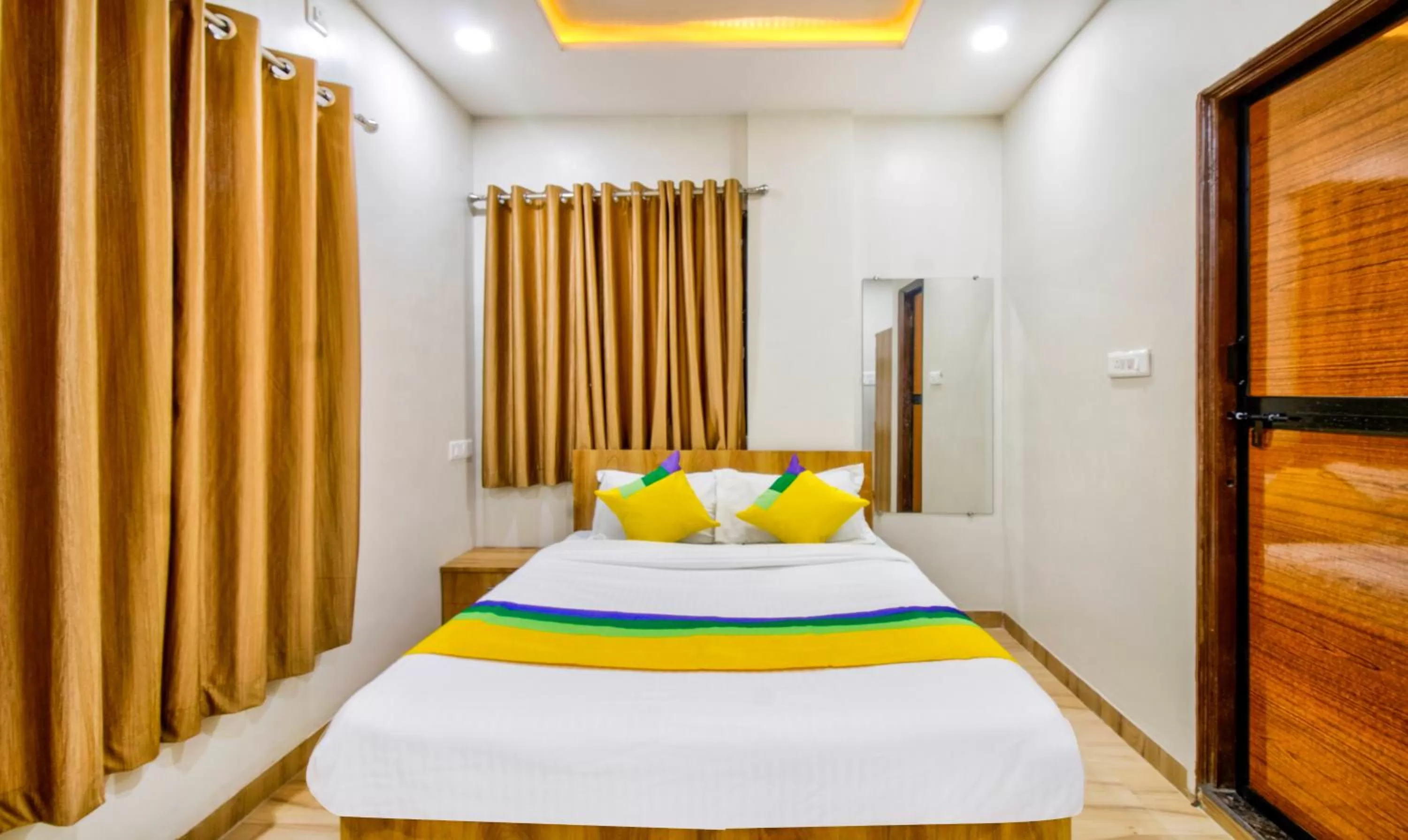 Bedroom, Bed in Itsy Hotels Shri Guru Service Apartment