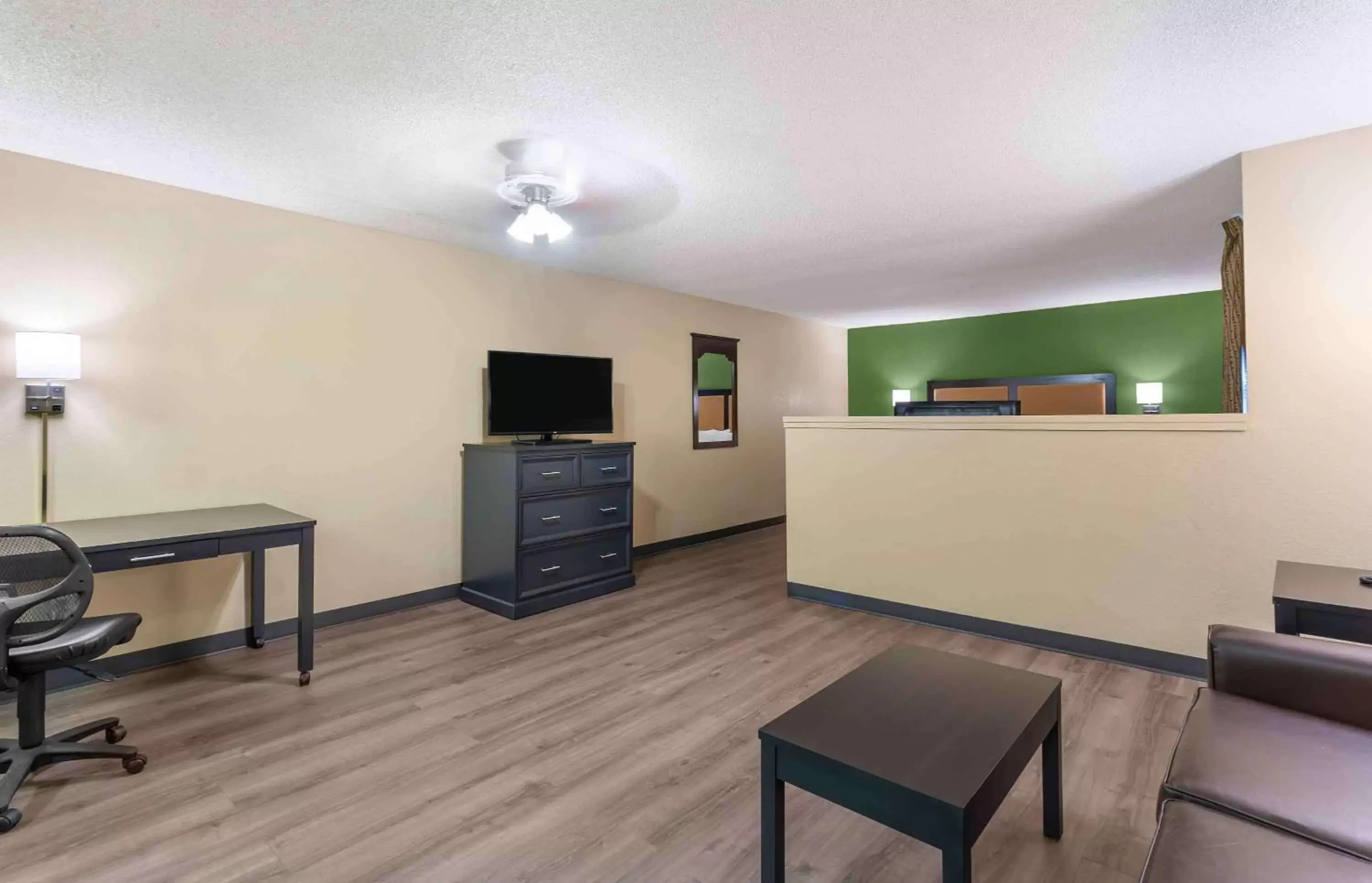 Bedroom, TV/Entertainment Center in Extended Stay America Suites - Salt Lake City - West Valley Center