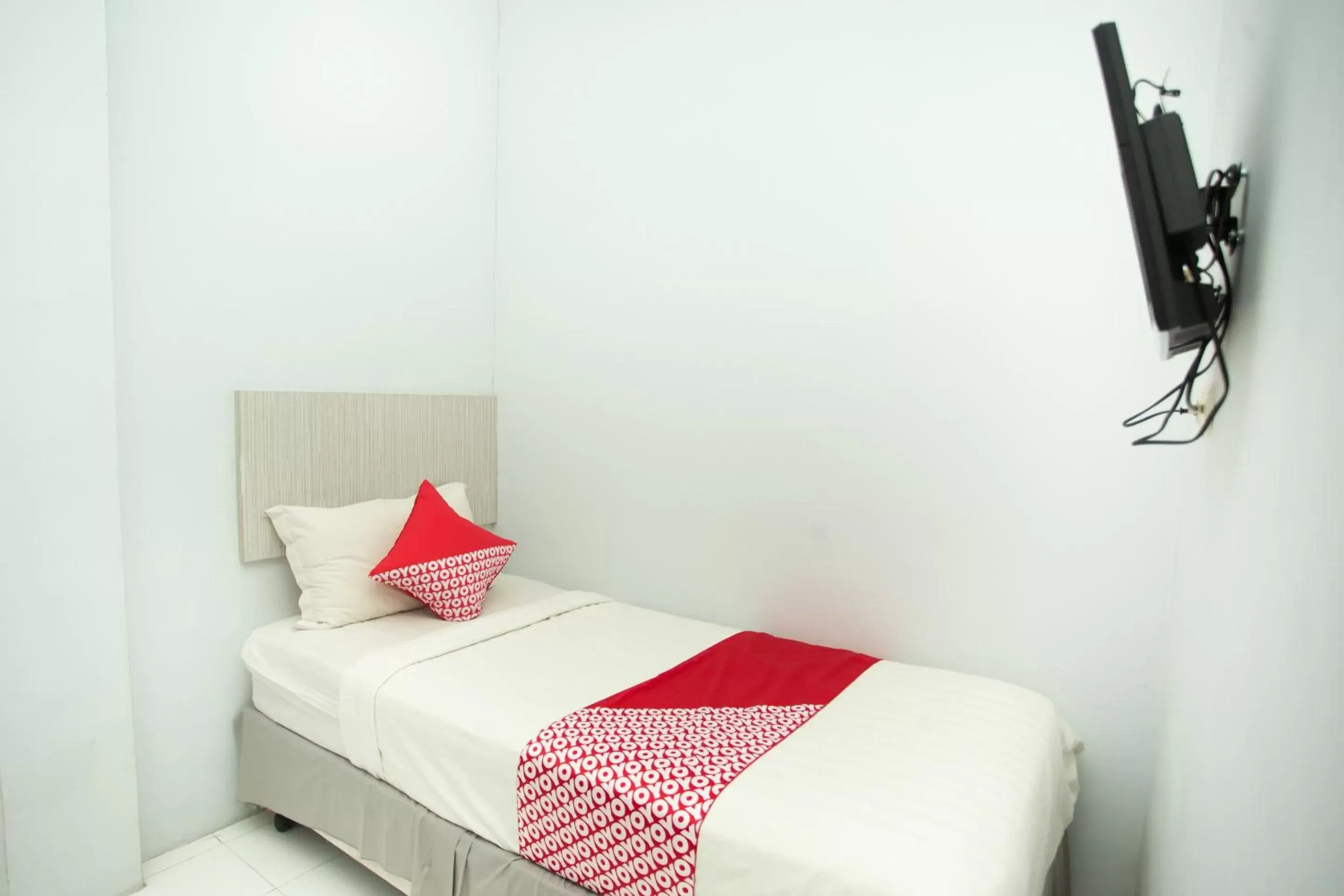 Bedroom, Bed in SUPER OYO 850 Lapan Lapan