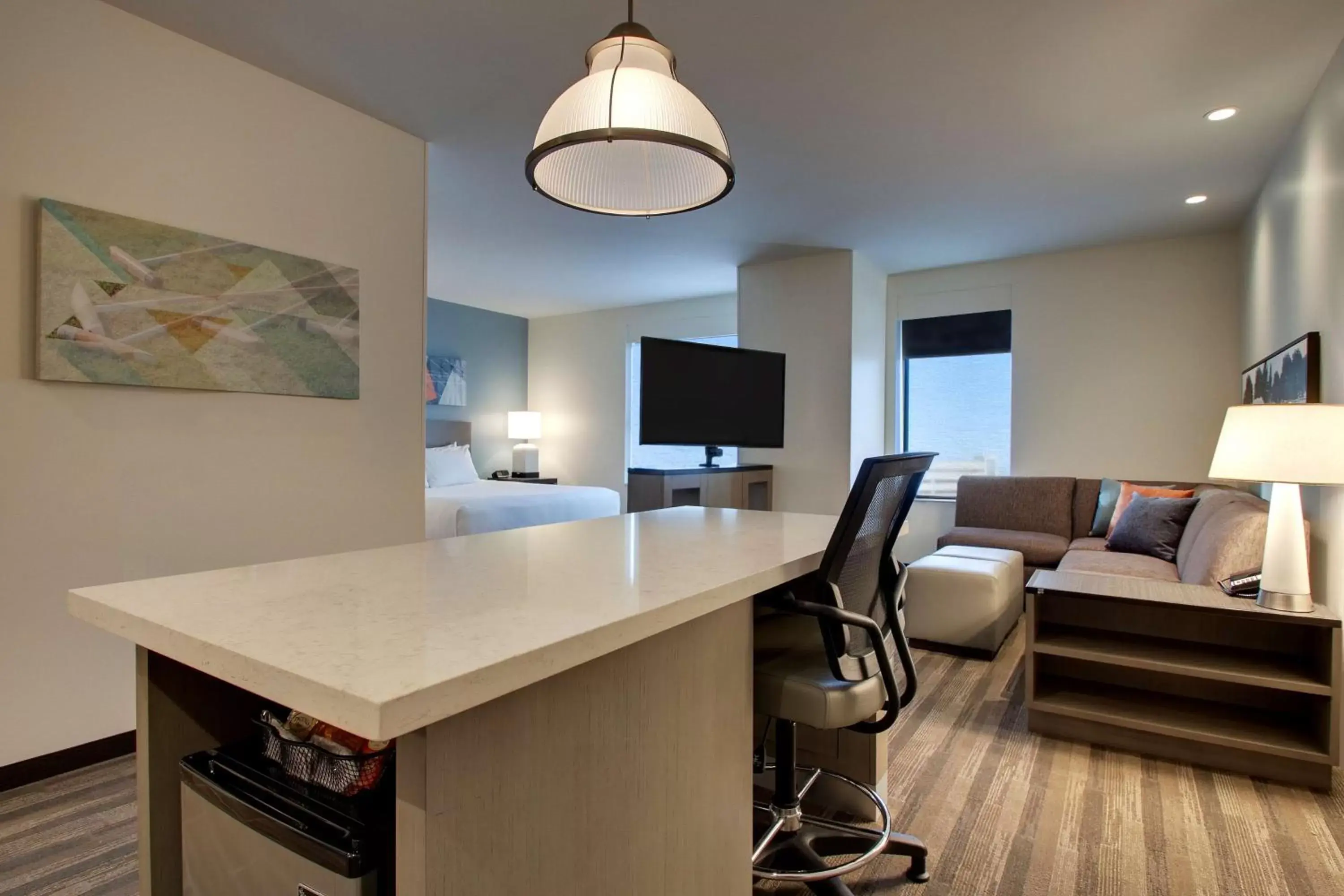 Photo of the whole room, Seating Area in Hyatt House Oak Brook