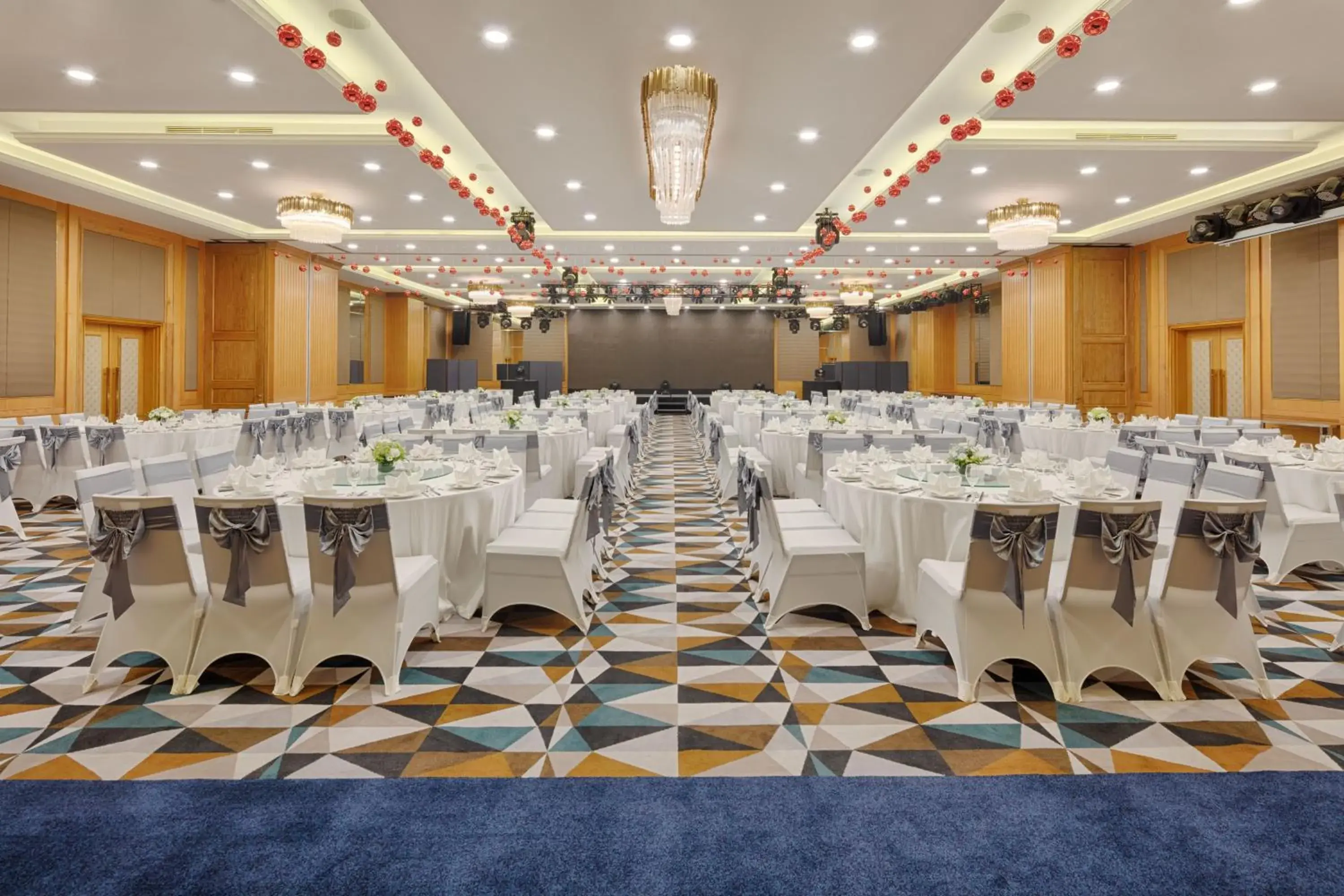 Meeting/conference room, Banquet Facilities in Vinpearl Beachfront Nha Trang