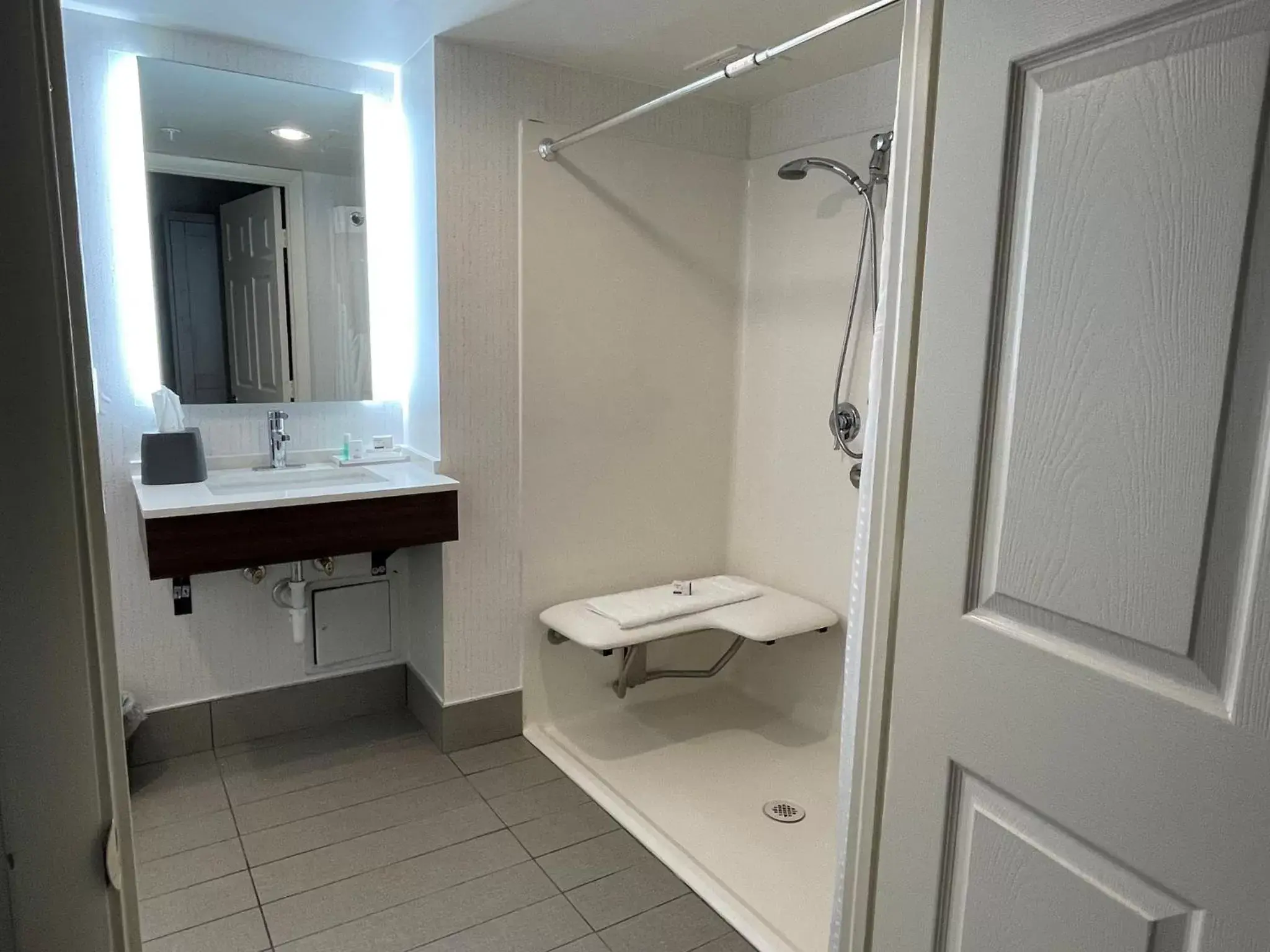 Bathroom in Holiday Inn Lansdale-Hatfield, an IHG Hotel