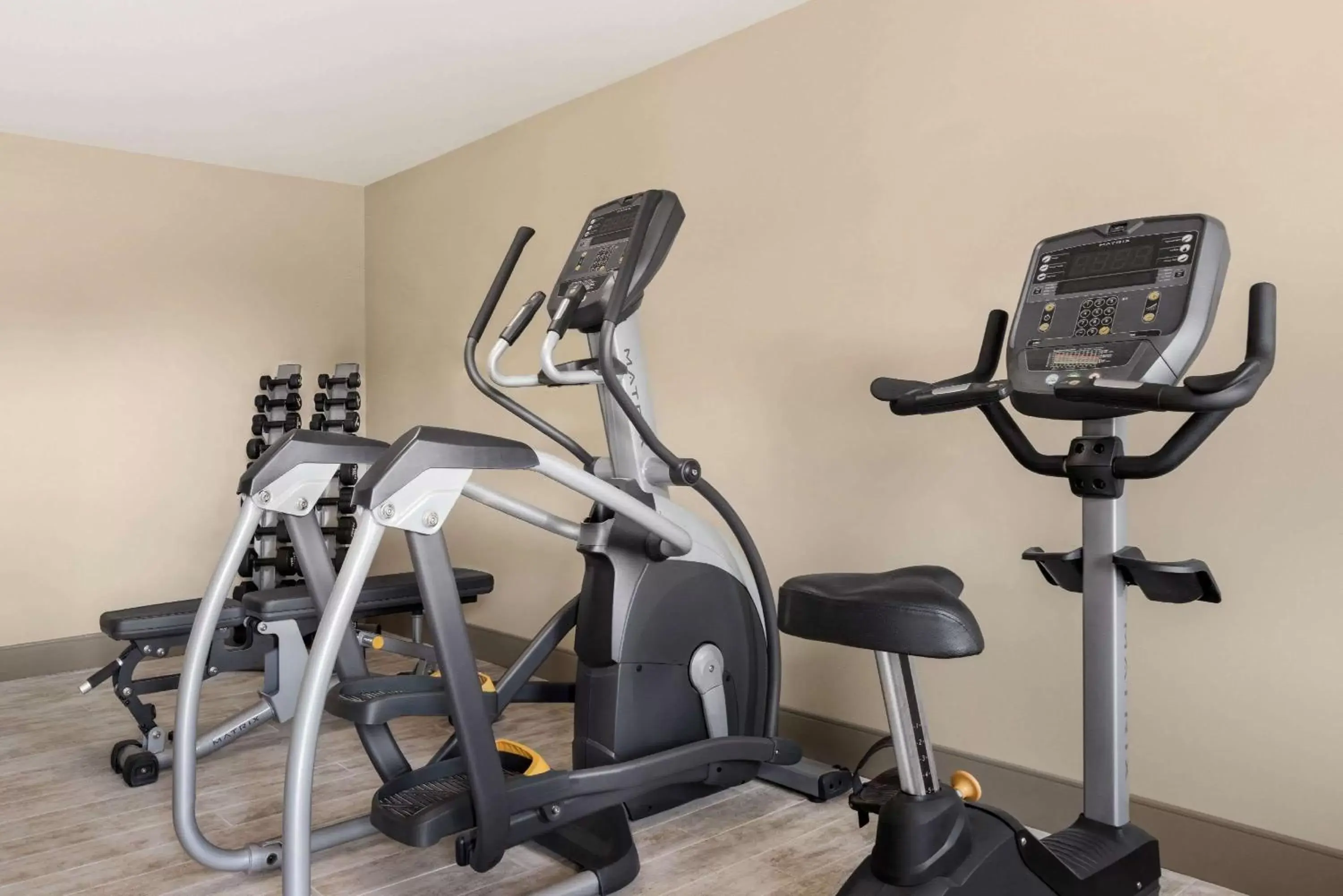 Activities, Fitness Center/Facilities in Days Inn & Suites by Wyndham Bowling Green