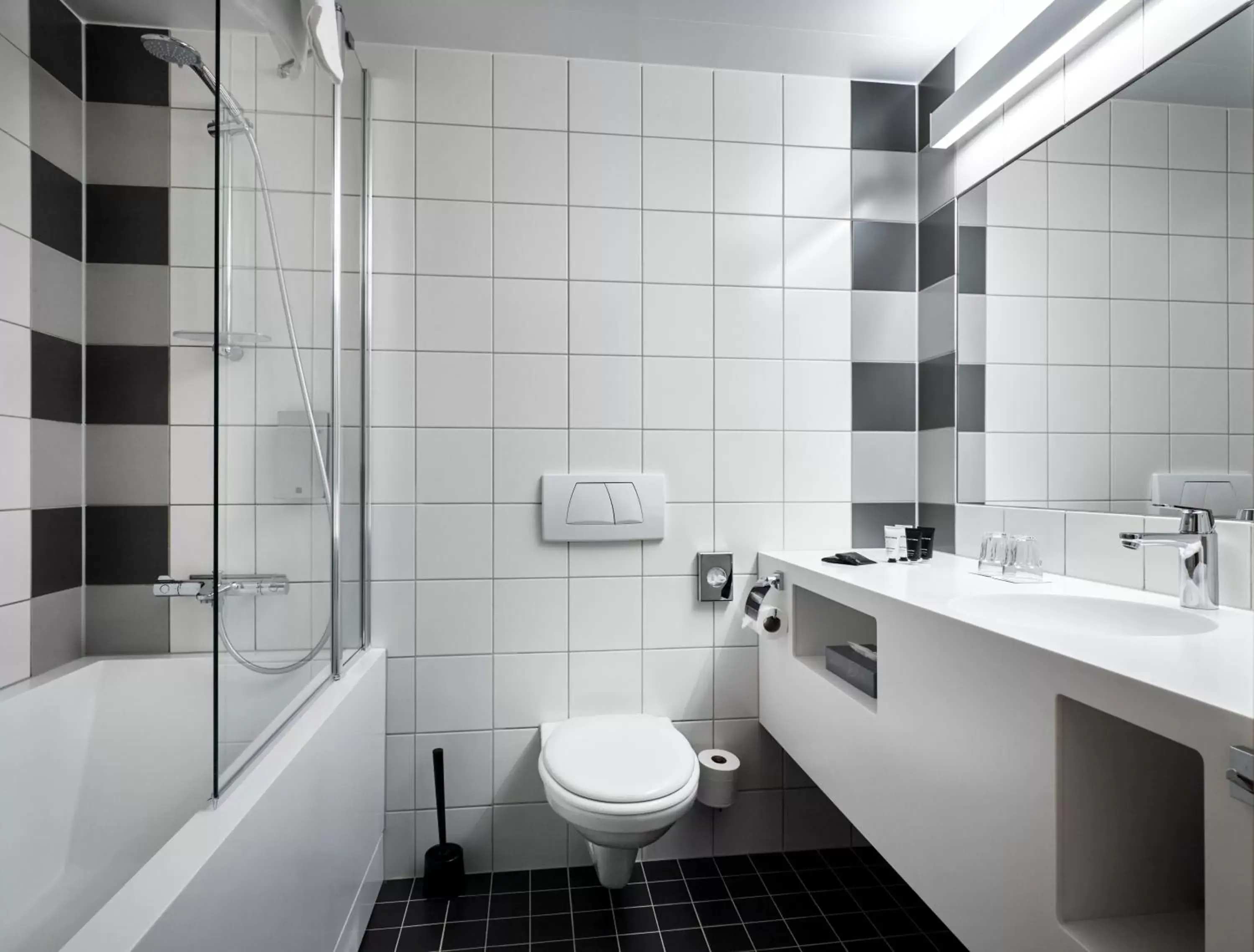 Shower, Bathroom in Gothia Towers