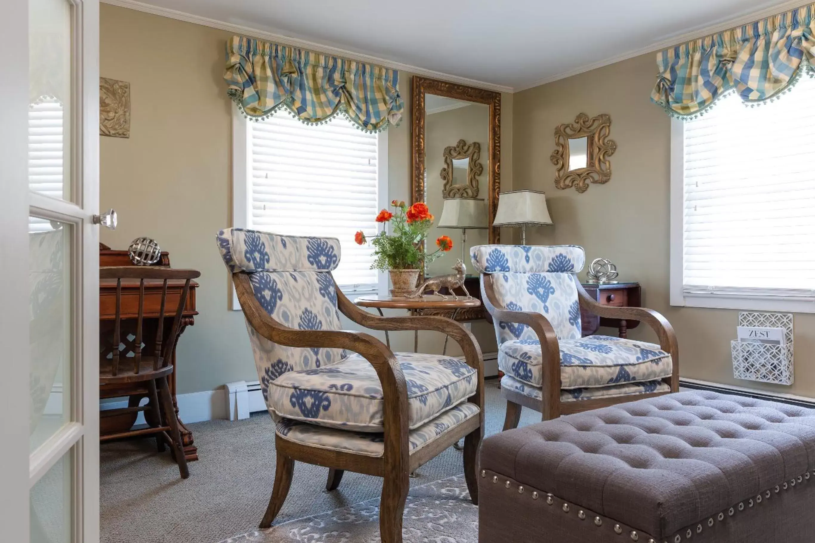 Seating Area in Hartstone Inn & Hideaway