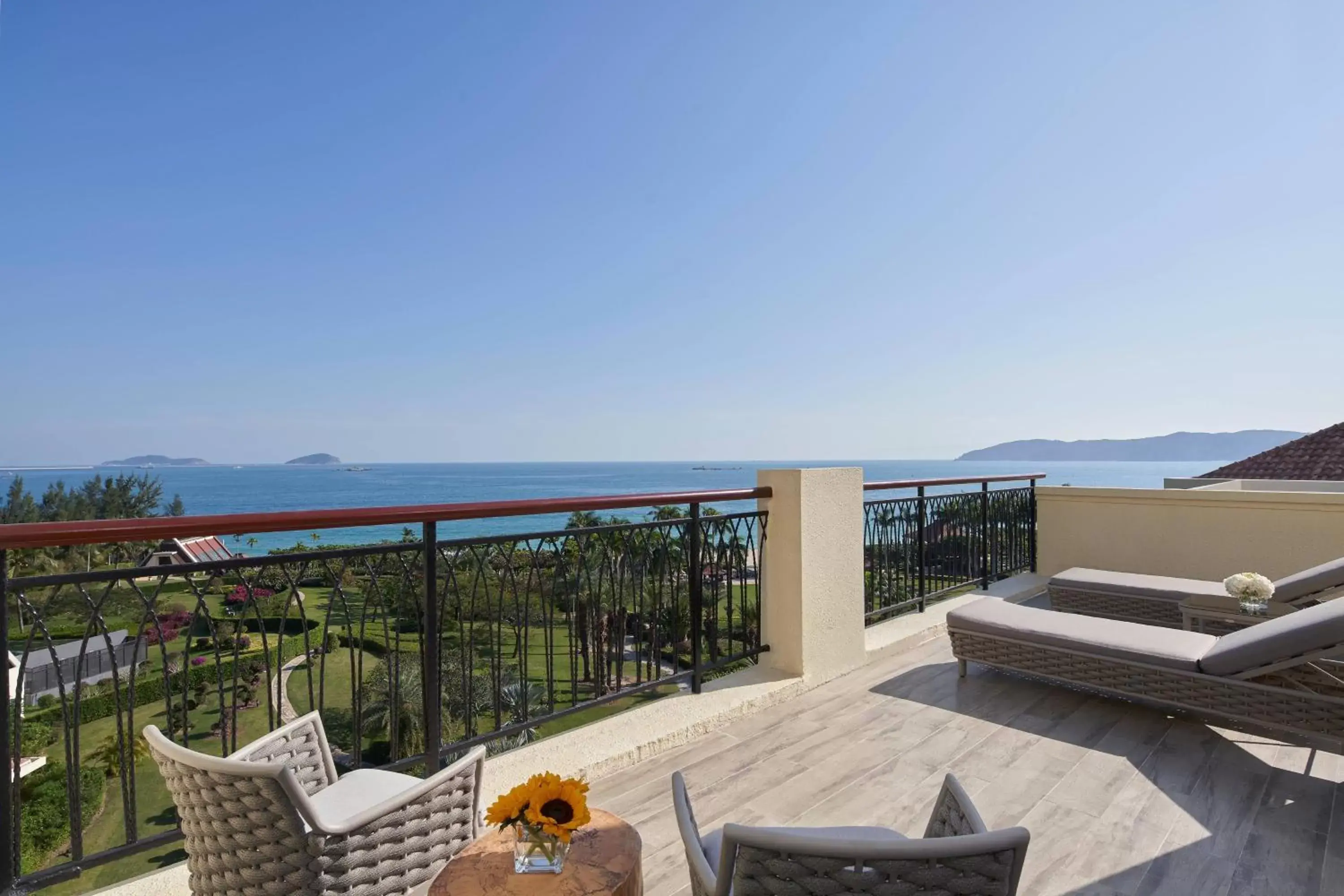 Bedroom, Sea View in Sanya Marriott Yalong Bay Resort & Spa