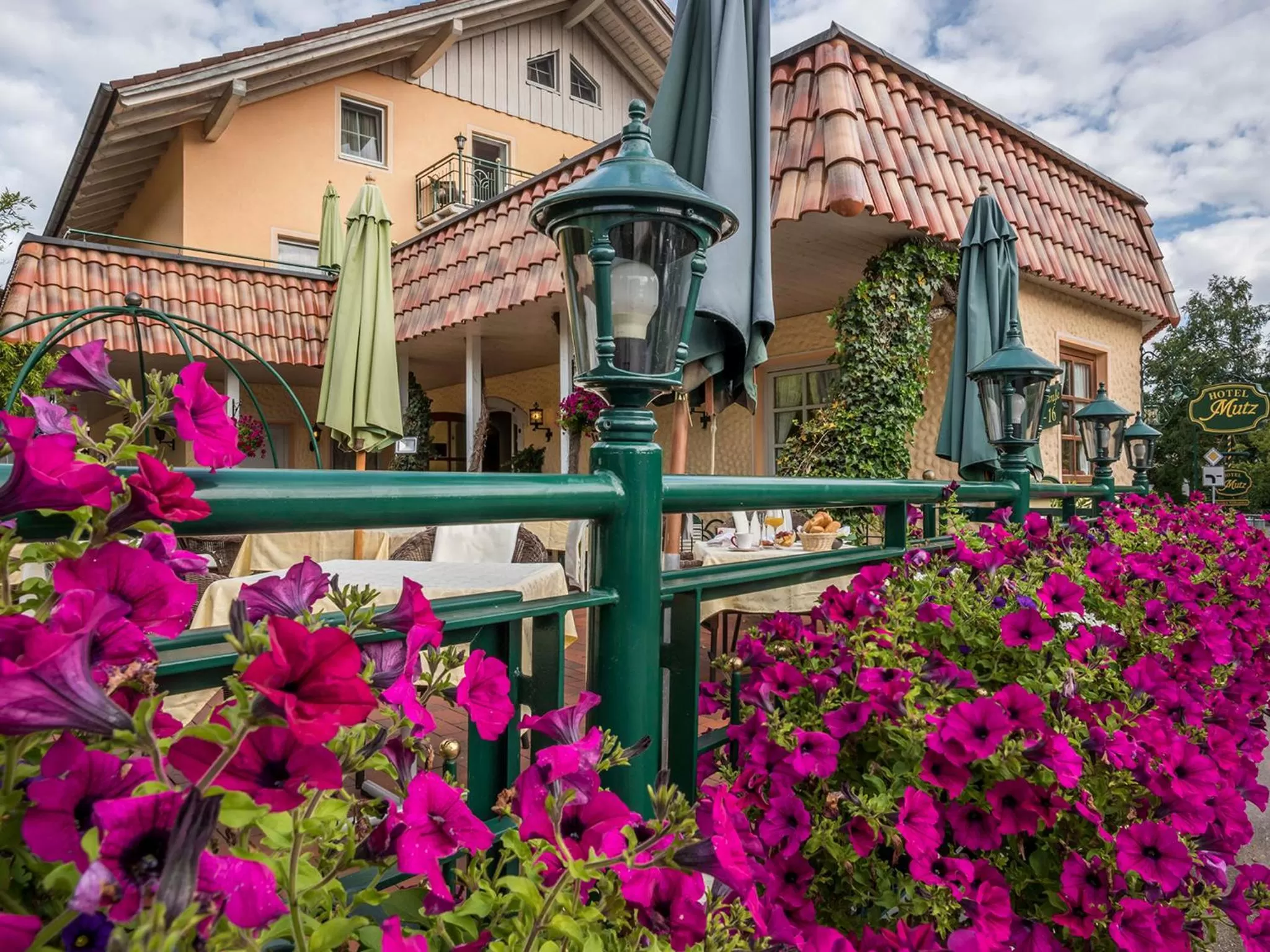Facade/entrance in Hotel Mutz Garni