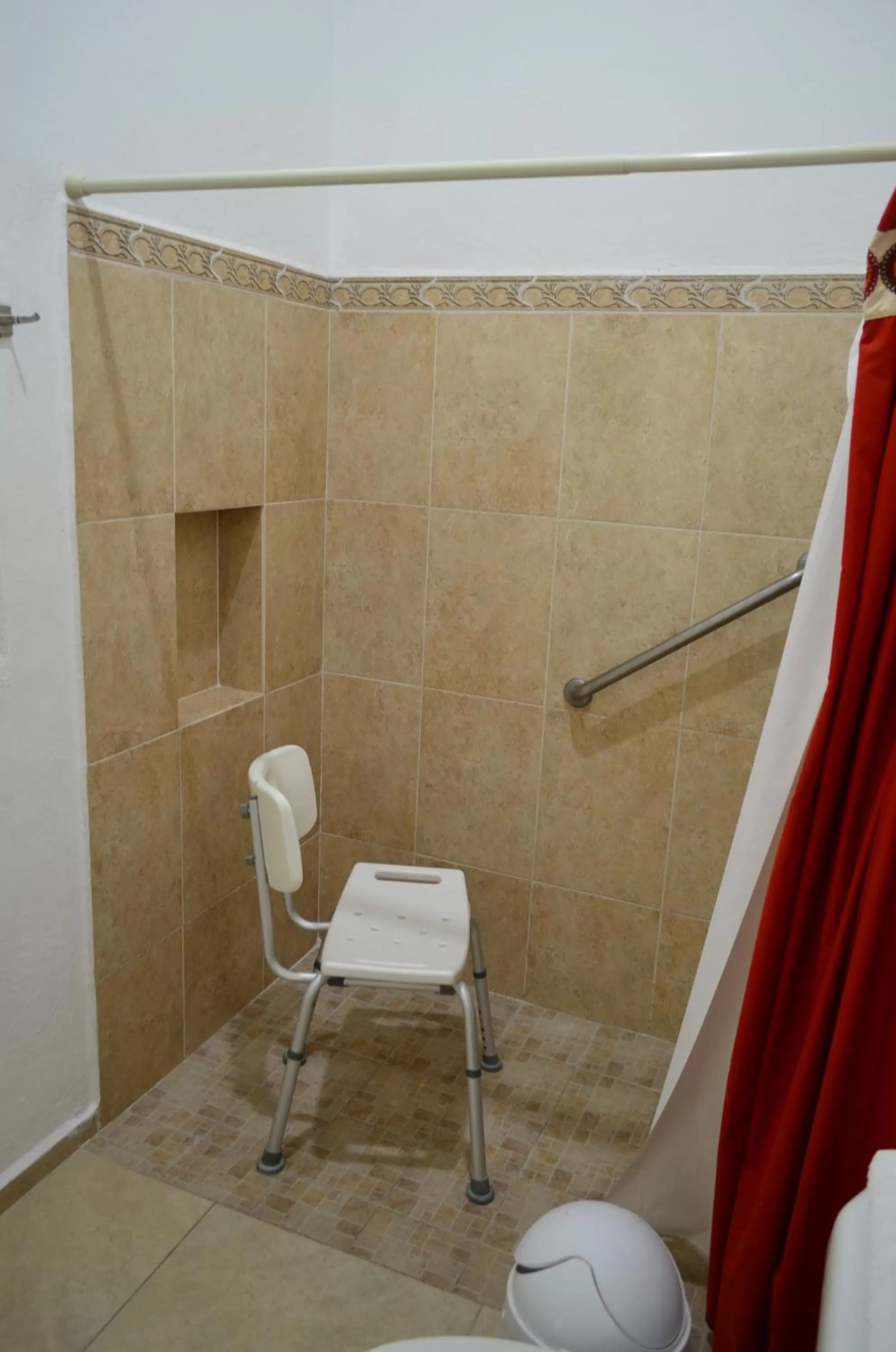 Public Bath in Hotel Real Mercedes