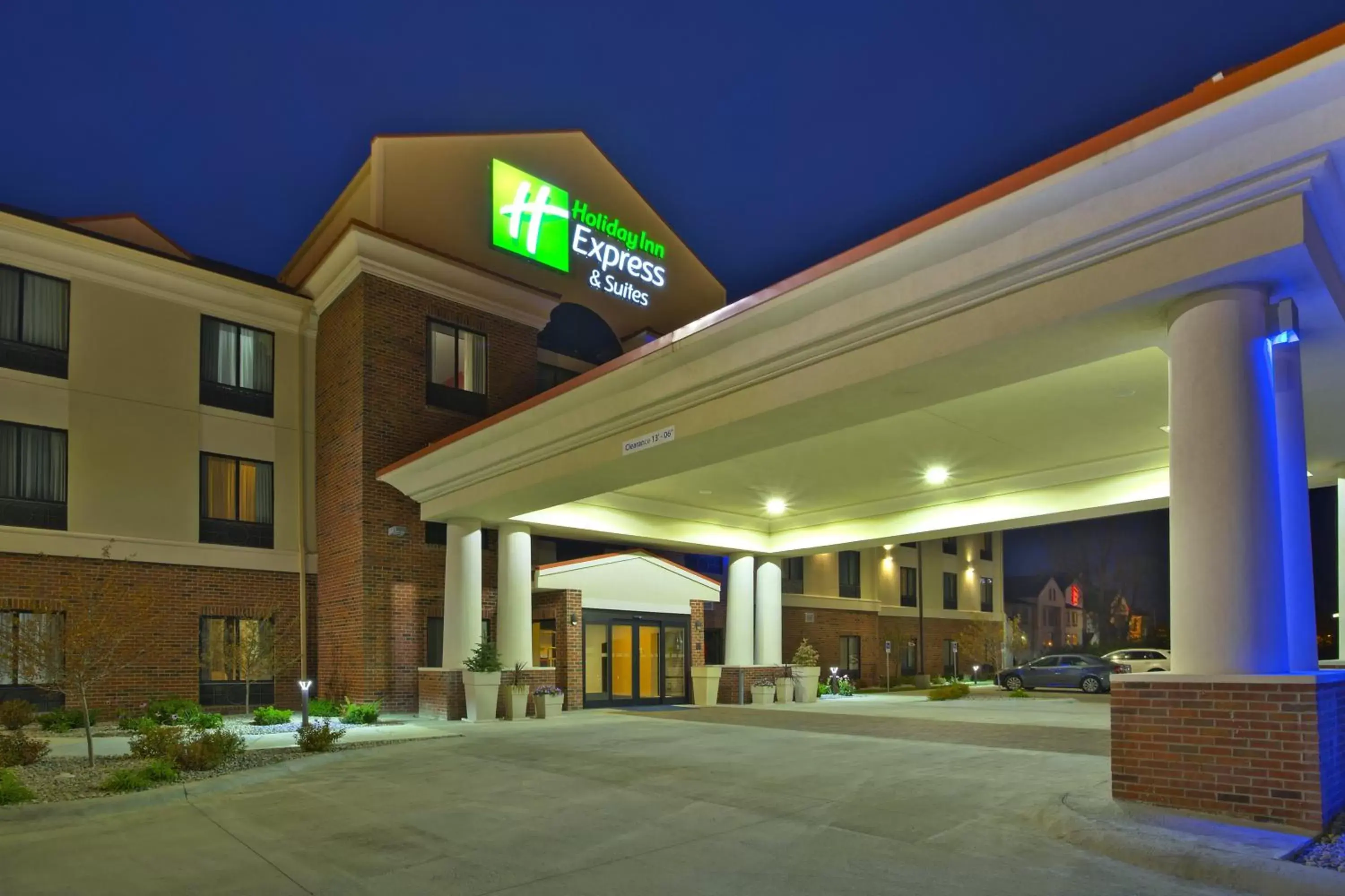 Property building in Holiday Inn Express & Suites Springfield, an IHG Hotel