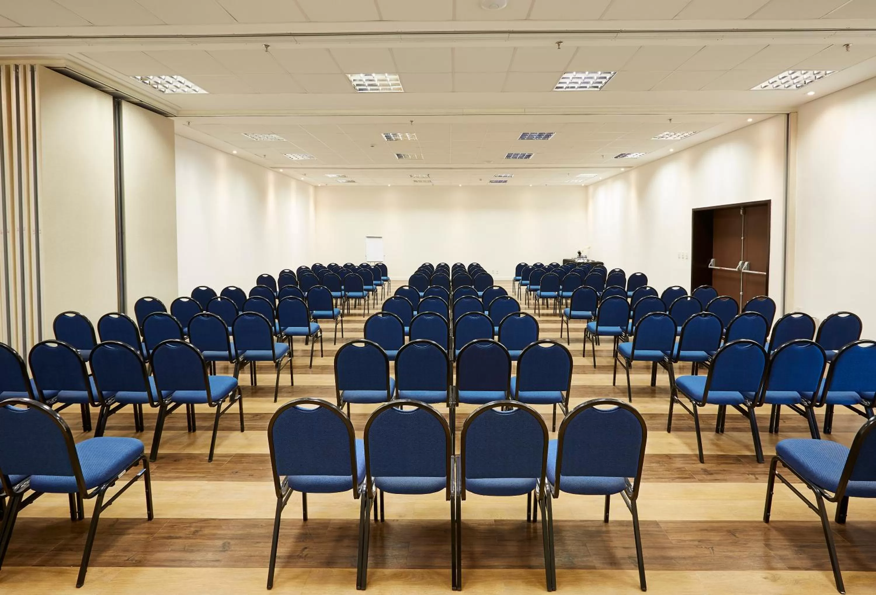 Business facilities in Tulip Inn Itaguai