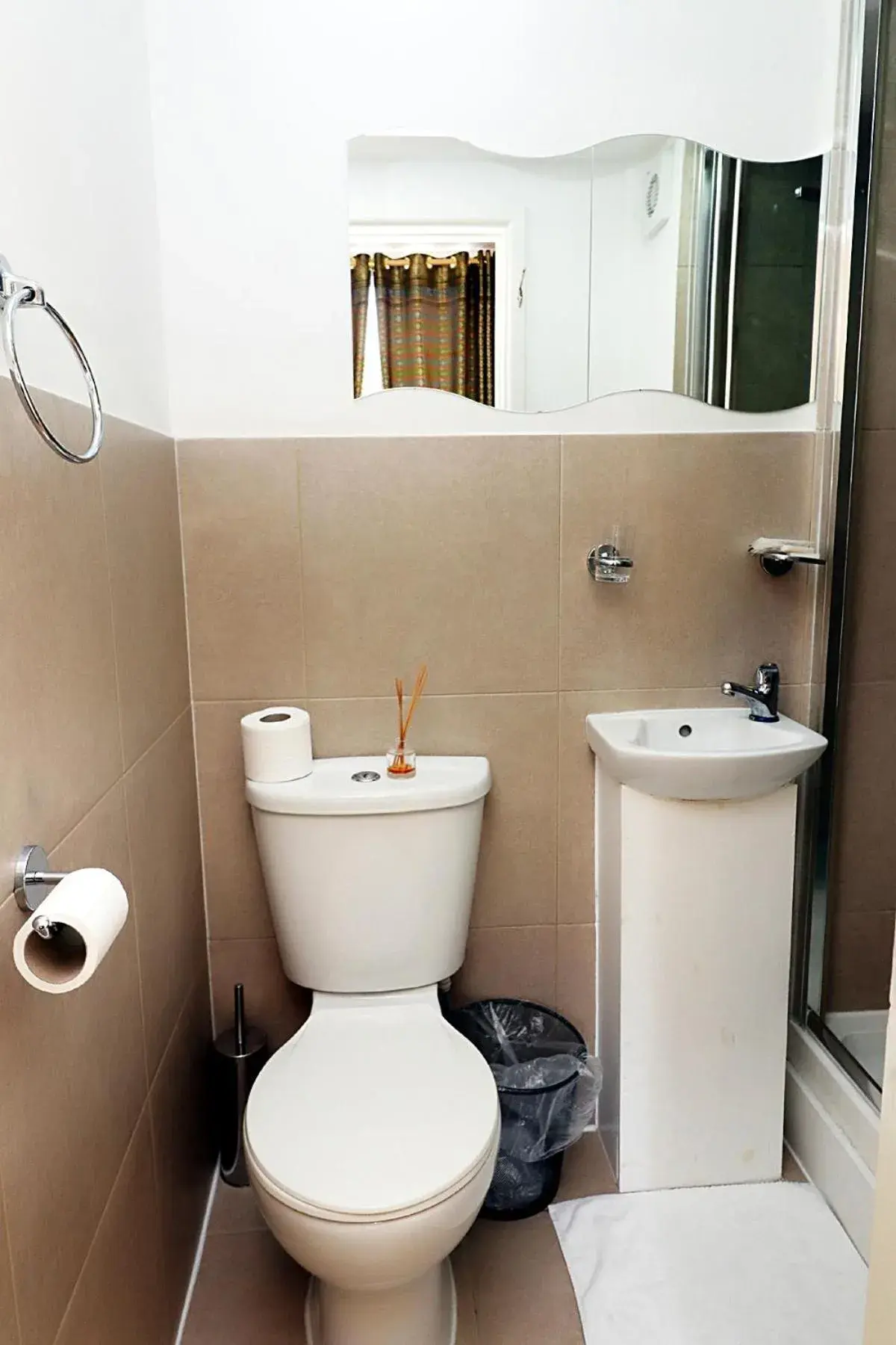 Toilet, Bathroom in Kings Cross Hotel London