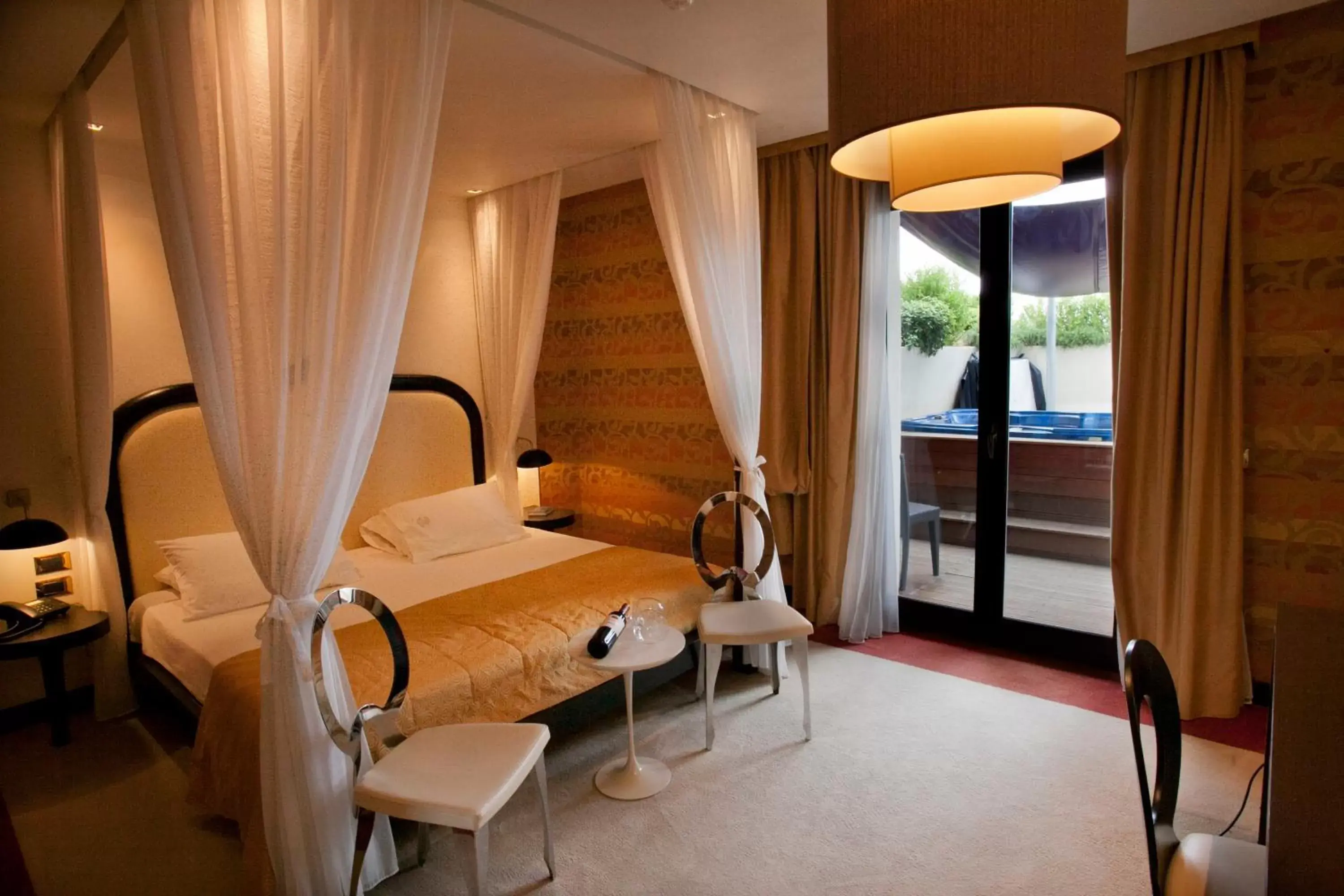 Bed in Visir Resort Spa