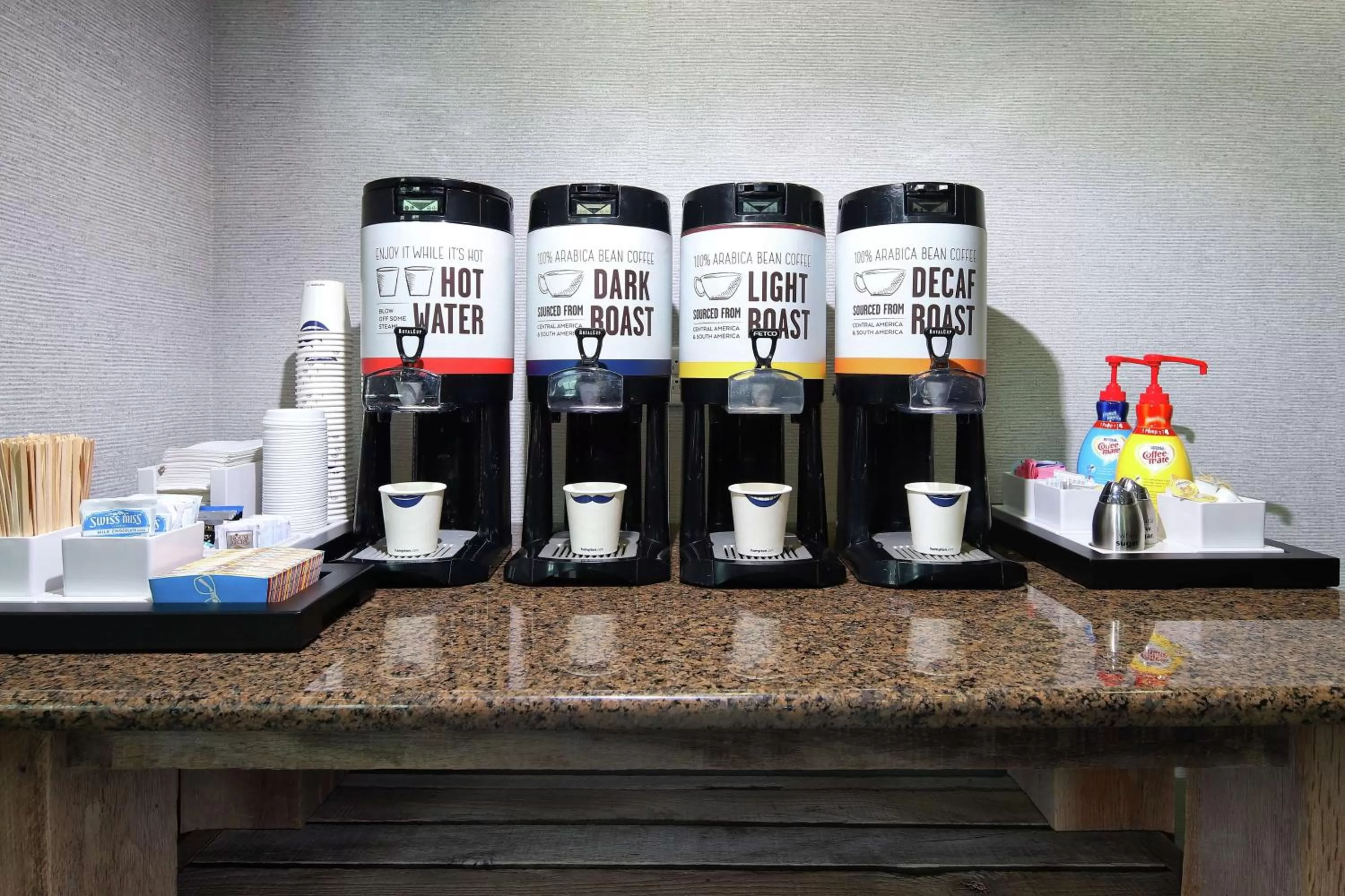 Dining area in Hampton Inn & Suites Tucson East