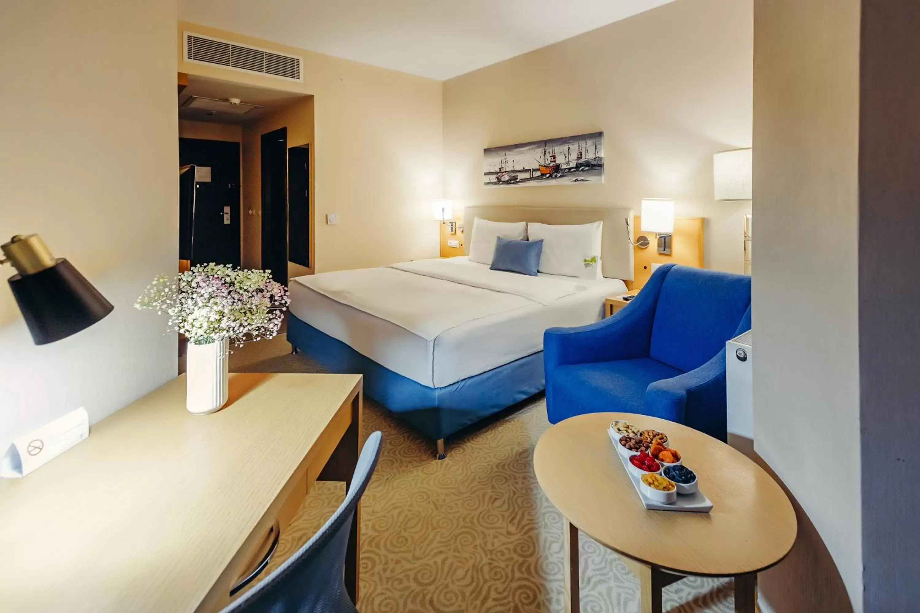 Bedroom, Bed in Dedeman Oskemen Tavros Hotel