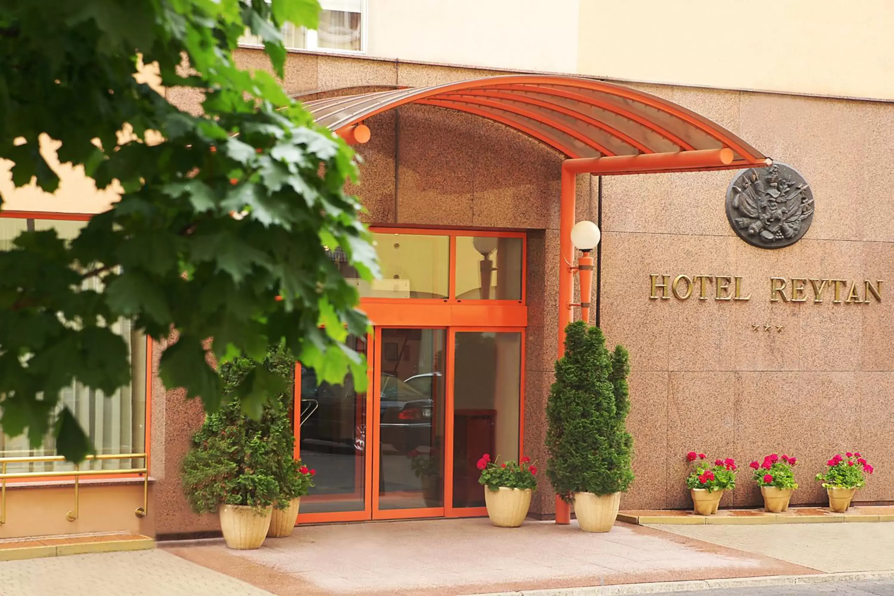 Facade/entrance, Property Building in Hotel Reytan