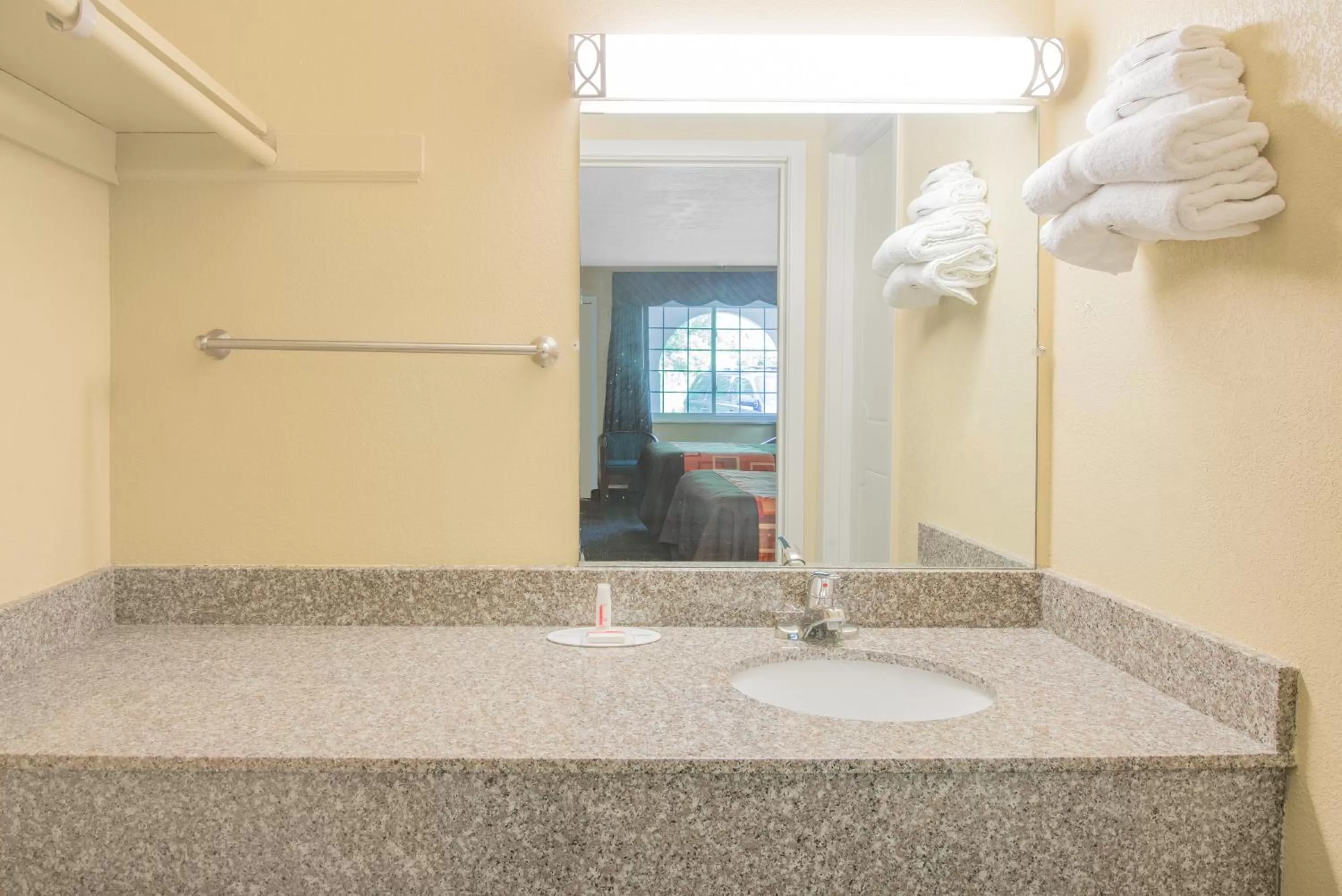 Bathroom in Travelodge by Wyndham Mansfield