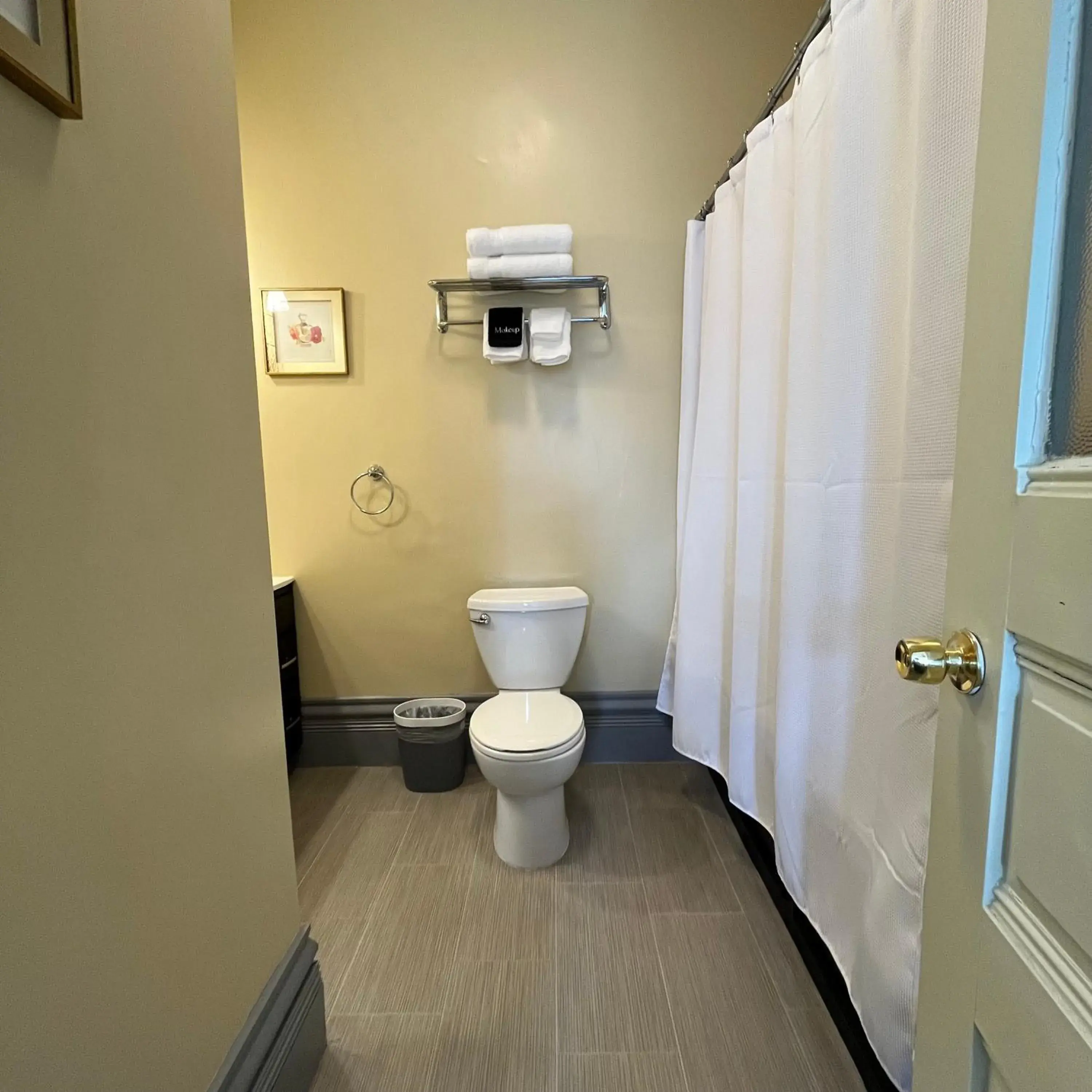 Shower, Bathroom in Stone Gables Inn