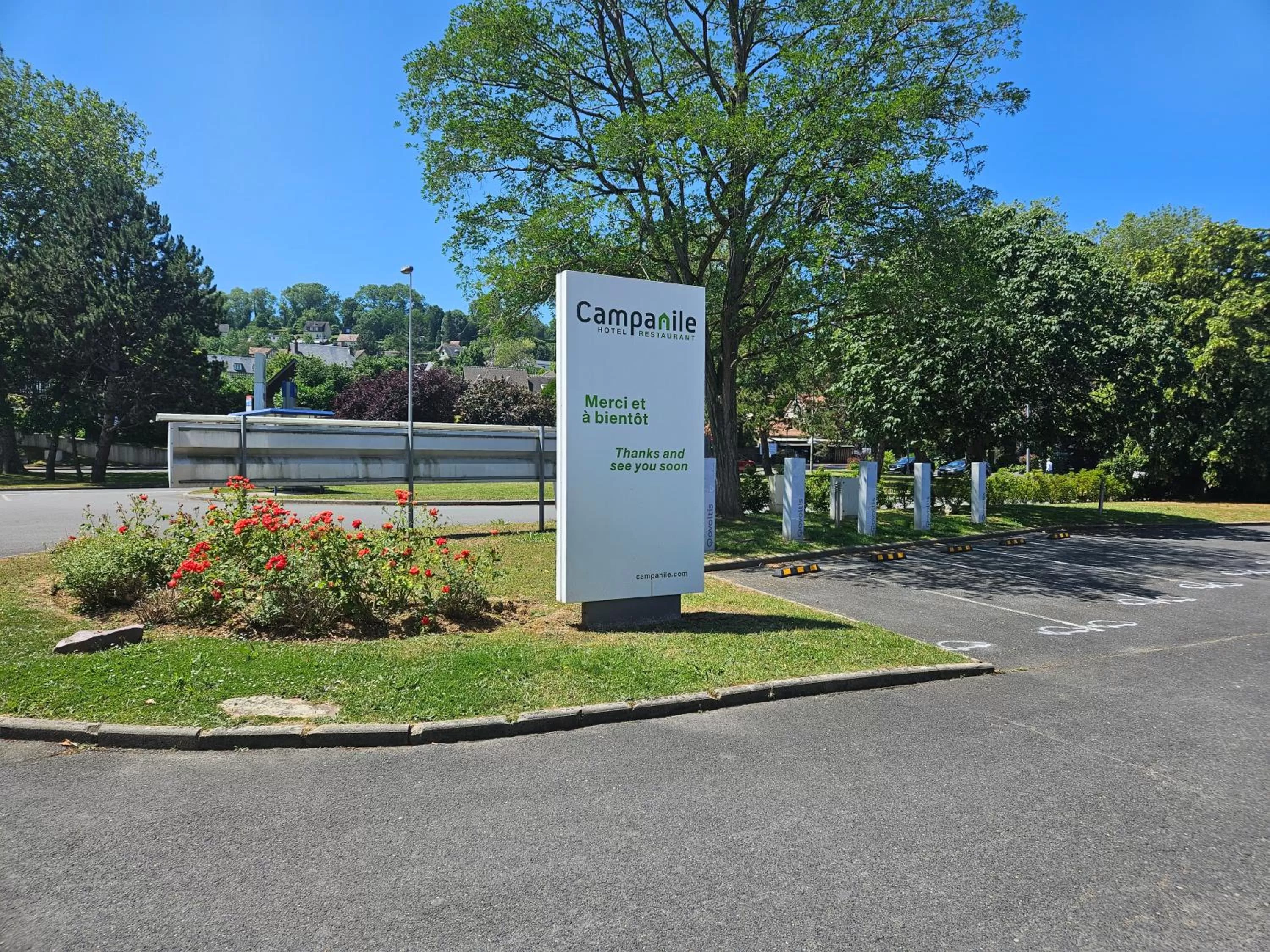 Parking in Campanile Deauville Saint-Arnoult