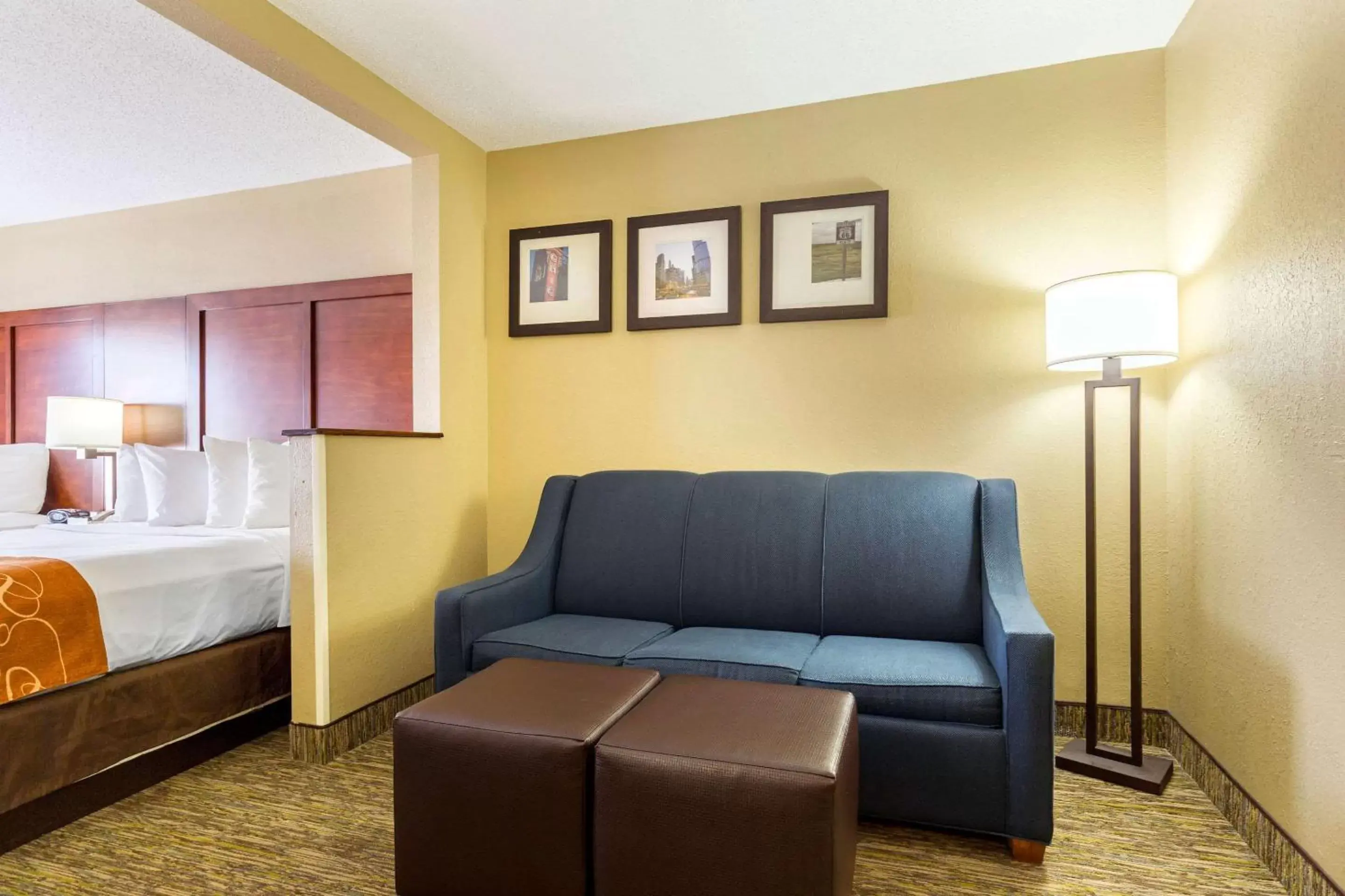 Photo of the whole room, Seating Area in Comfort Suites near I-80 and I-94
