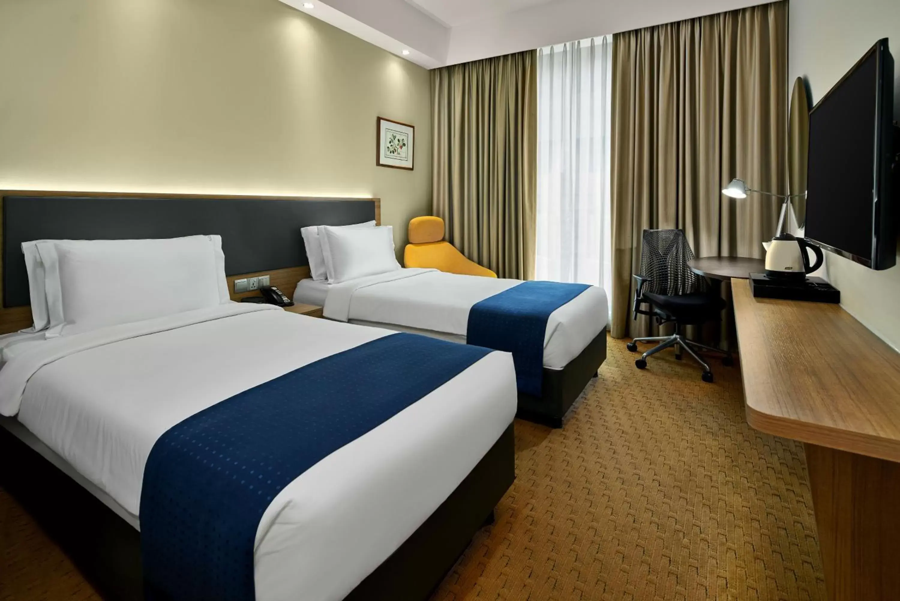 Photo of the whole room, Bed in Holiday Inn Express Singapore Orchard Road, an IHG Hotel