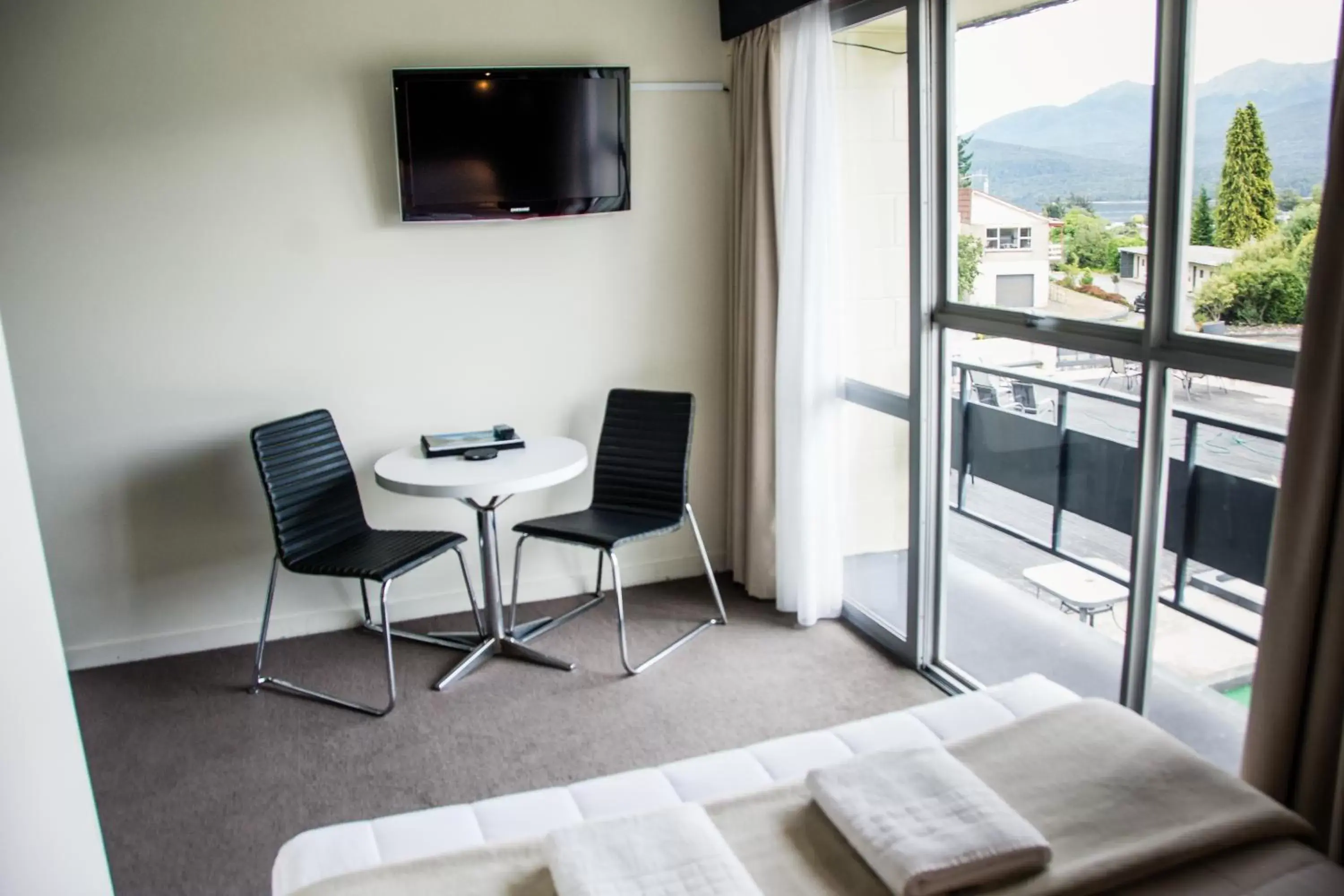 Living room in Fiordland Hotel Living room in Fiordland Hotel